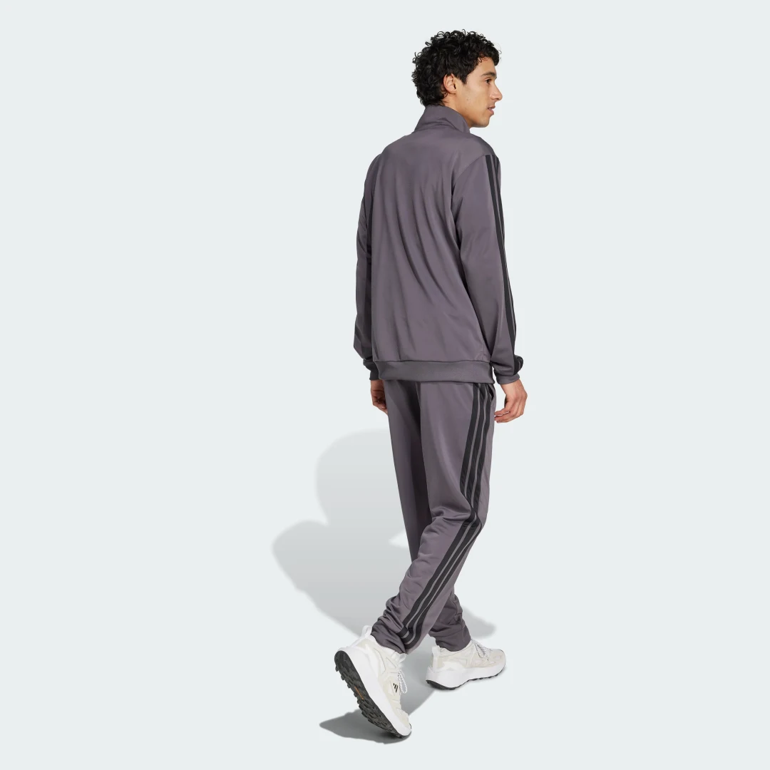 Detalle 2 de Chándal Dayready Adidas en color gris