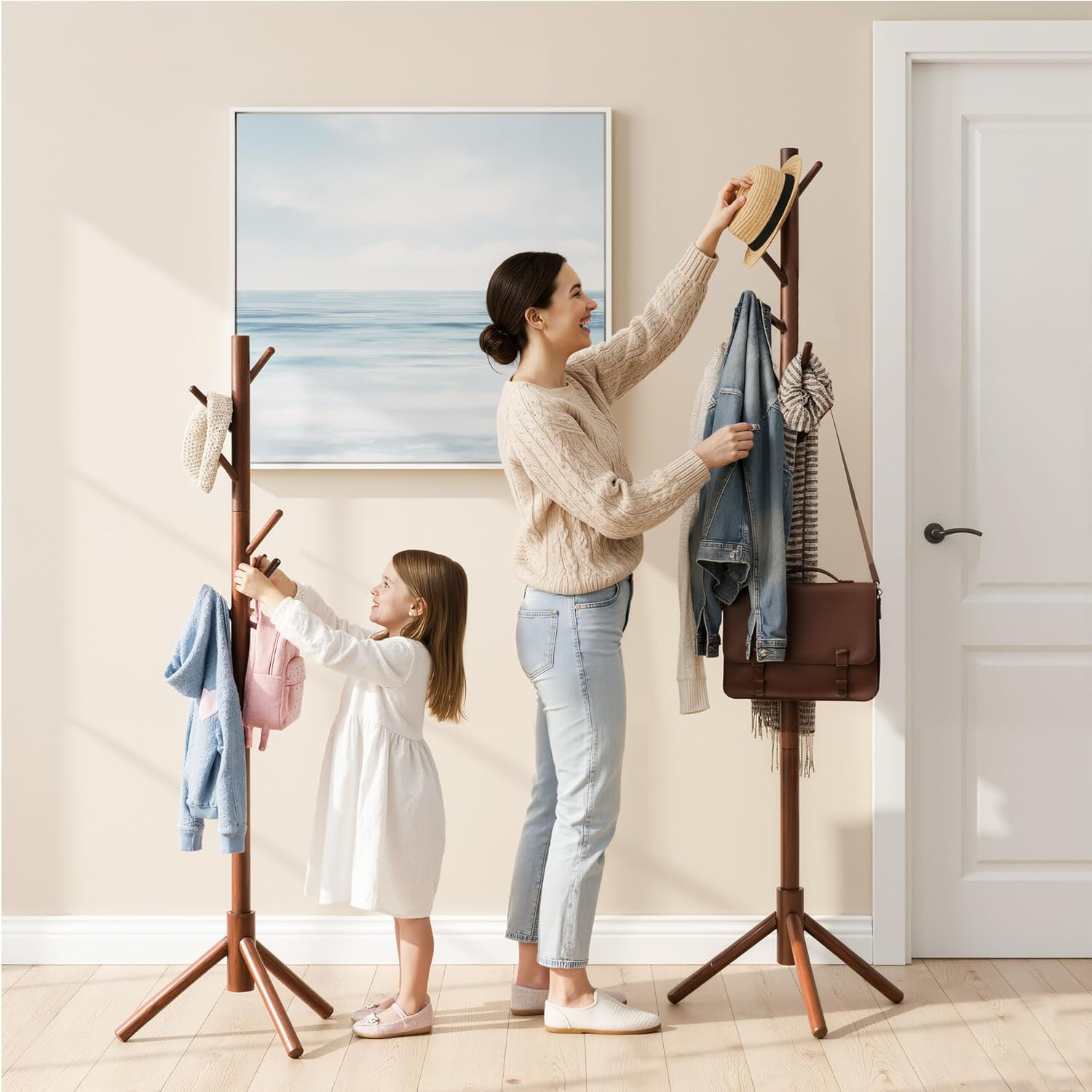Detalle 2 de Freyawin Rack-Brown Wooden Freestanding Coat Rack with 8 Hooks and 3 Heights