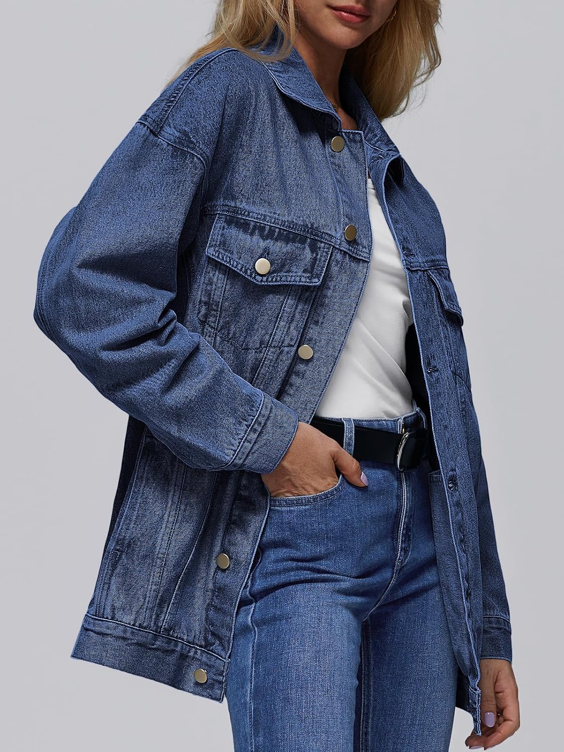Detalle de AUTOMET Women's Button Down Oversized Jeans Jacket with Pockets — Classic Denim, Loose Boyfriend Fit