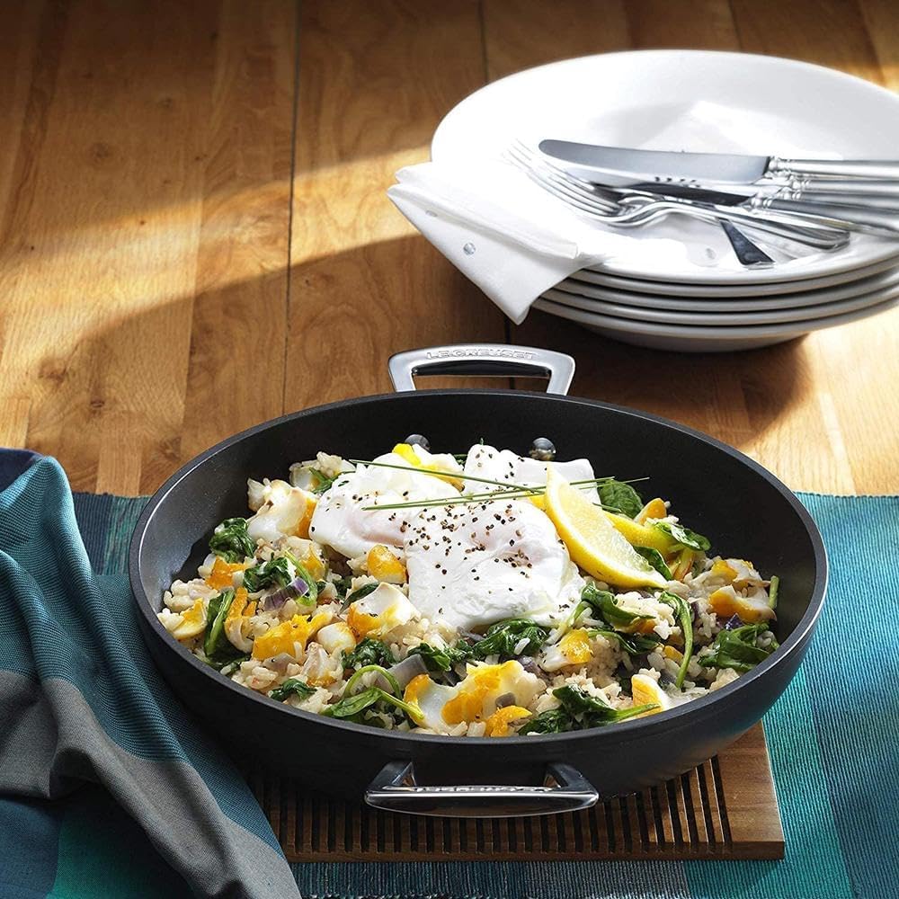 Thumbnail 5 de Le Creuset Toughened Non-Stick 24x5.95cm Shallow Casserole/Braiser with Glass Lid