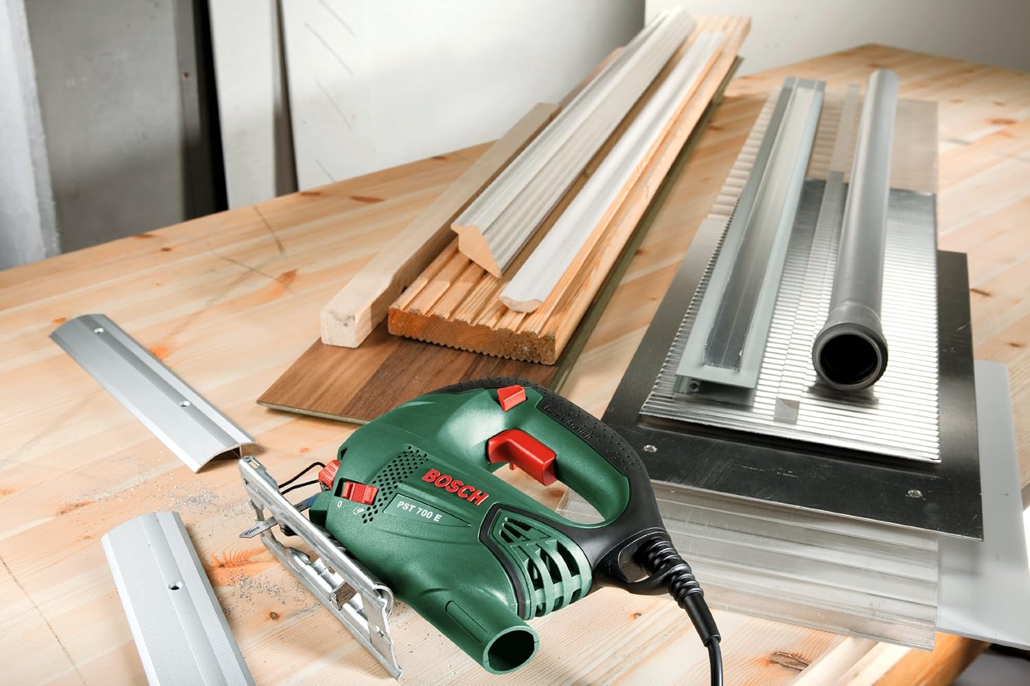 Thumbnail 2 de Bosch Home and Garden Jigsaw PST 700 E (500 W) with SDS blade change
