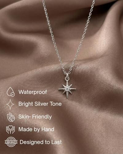 Detalle de Annika Bella North Star Necklace with Cubic Zirconia Pendant