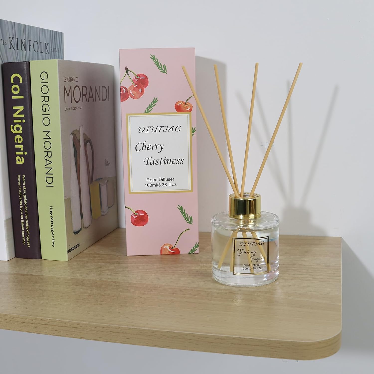 Detalle de DIUFJAG Reed Diffuser-06-Strawberry-UK doftspridare, 100 ml med 6 fiberpinnar