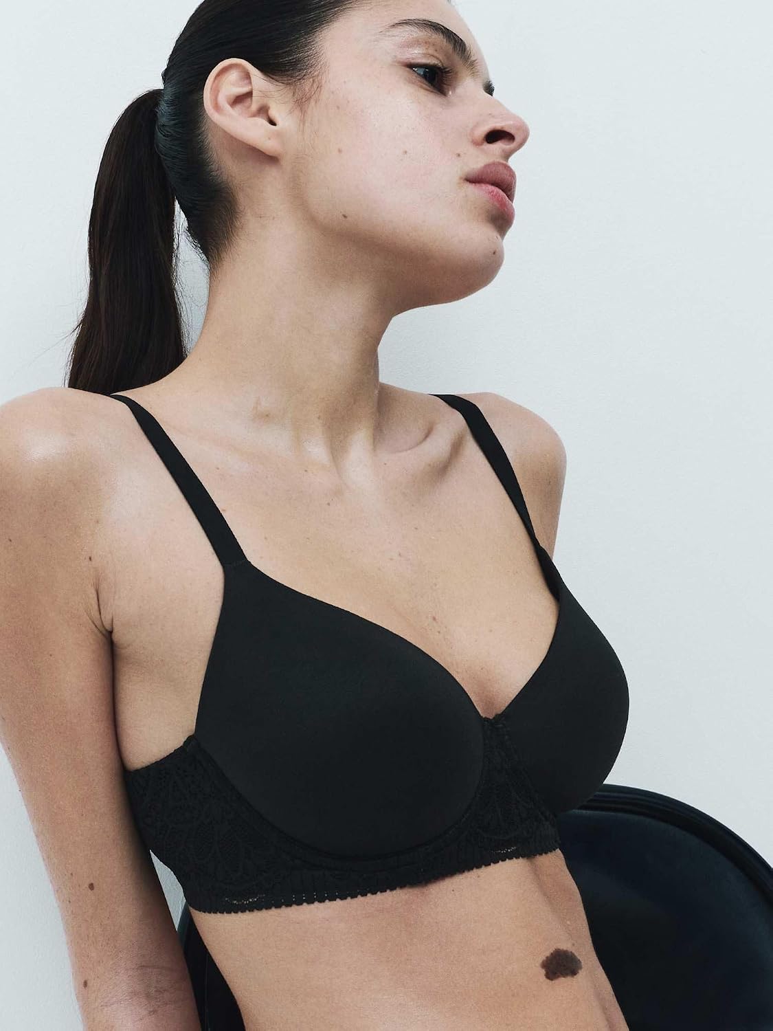 Detalle de Marks & Spencer Body Soft™ beugelbeha met gevoerde, bedekkende cups en kant
