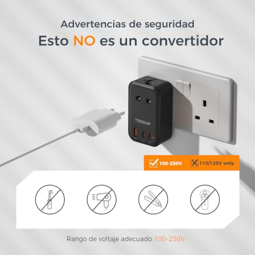 Detalle de Adaptador Enchufe Universal Plano TESSAN 4 en 1 con 2 puertos USB-C y USB-A