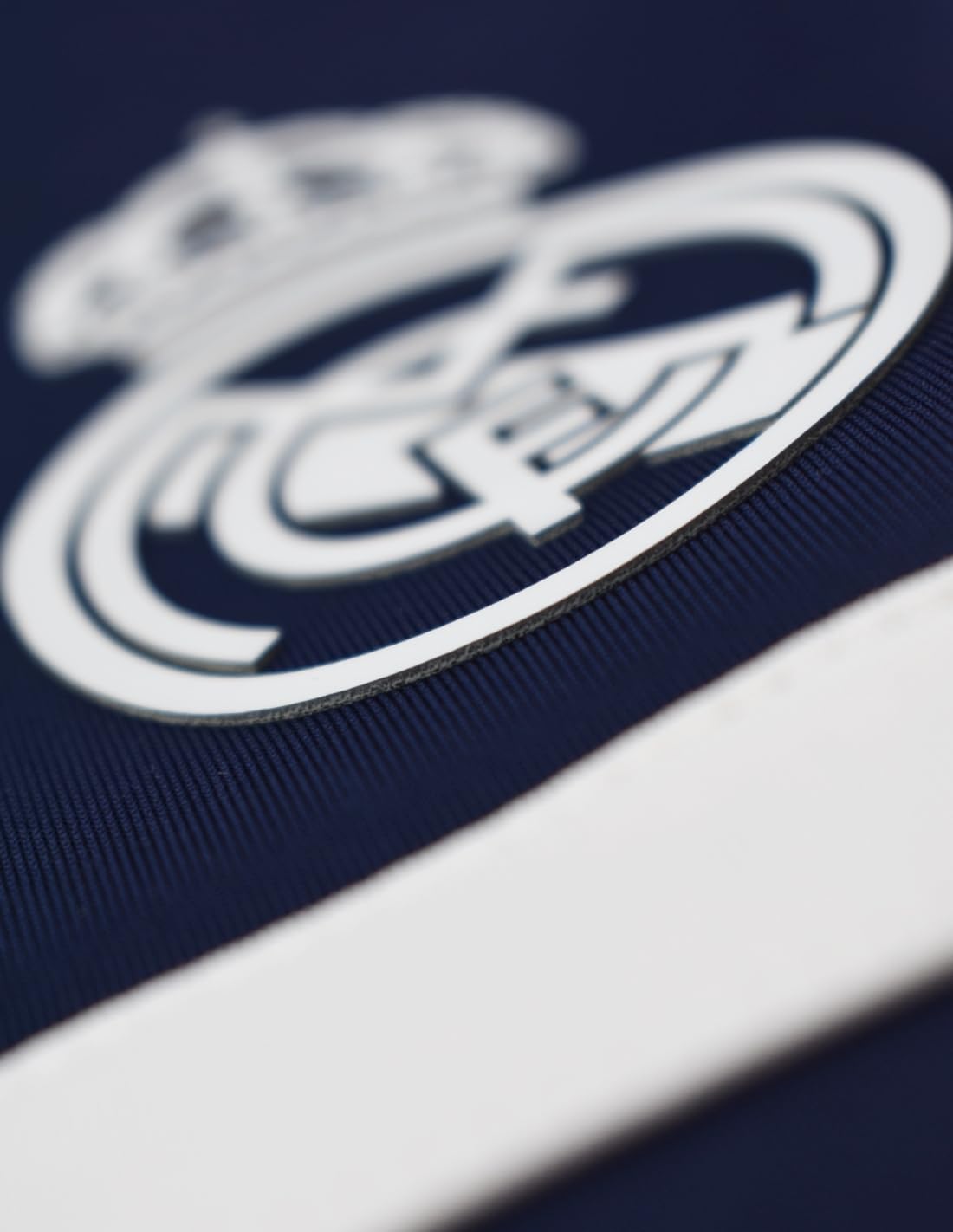 Detalle 1 de Real Madrid Jacket Plus Nº 24 RM2CHPA24P – kurtka dziecięca uniseks
