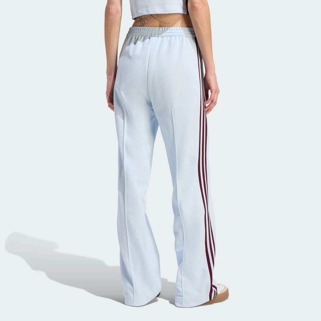 Detalle de PANTALÓN CLASSIC de Adidas – azul, adecuado para uso diario