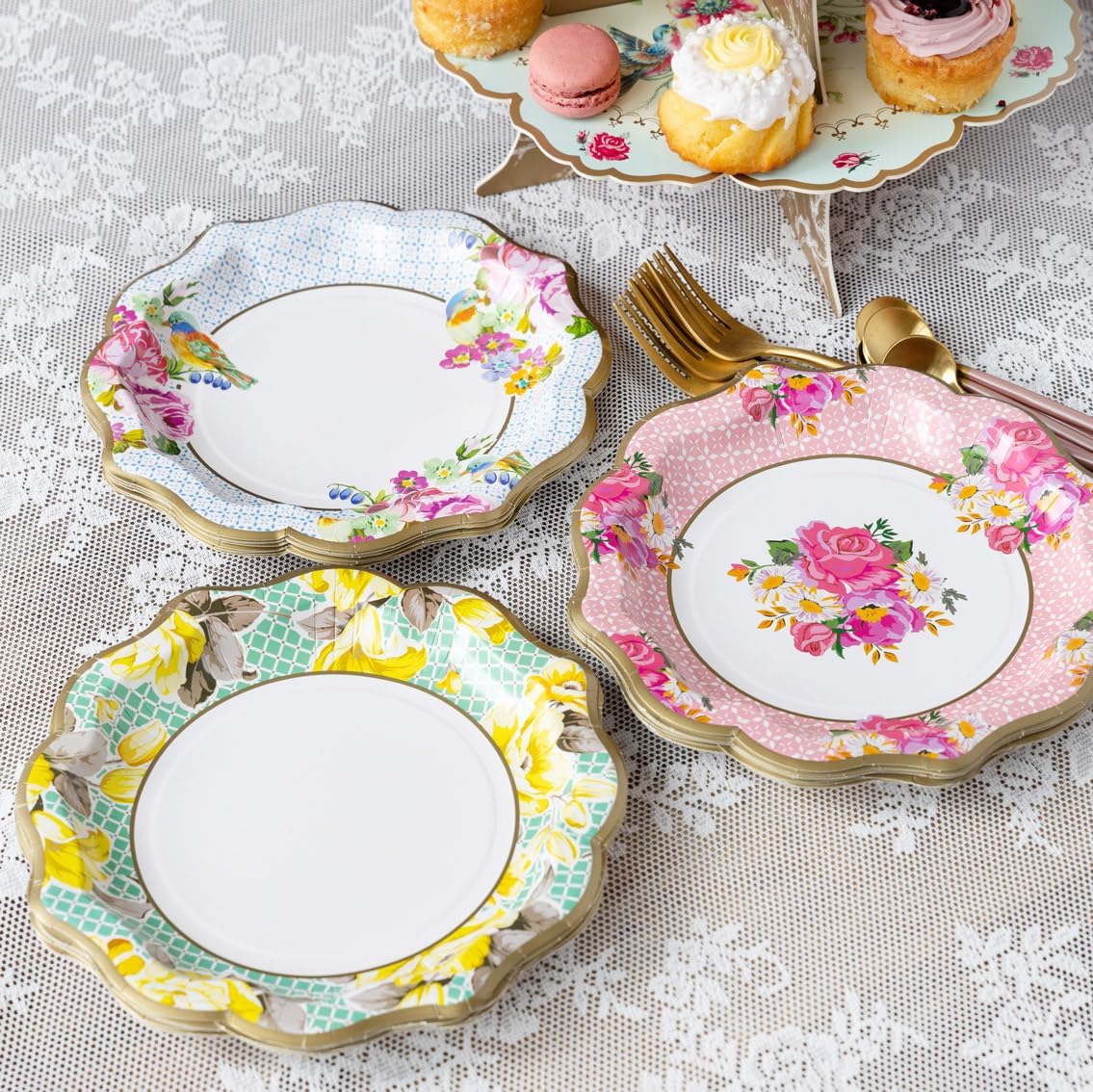 Detalle 1 de Talking Tables Pack of 24 Afternoon Tea Vintage Floral Paper Plates 📅