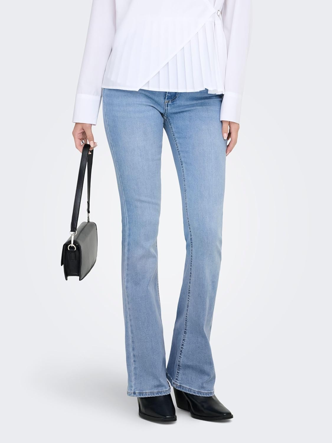 Detalle de ONLY Damen Flared-Jeans ONLBLUSH mit mittlerer Taille (Light Wash) – Super Stretch Denim
