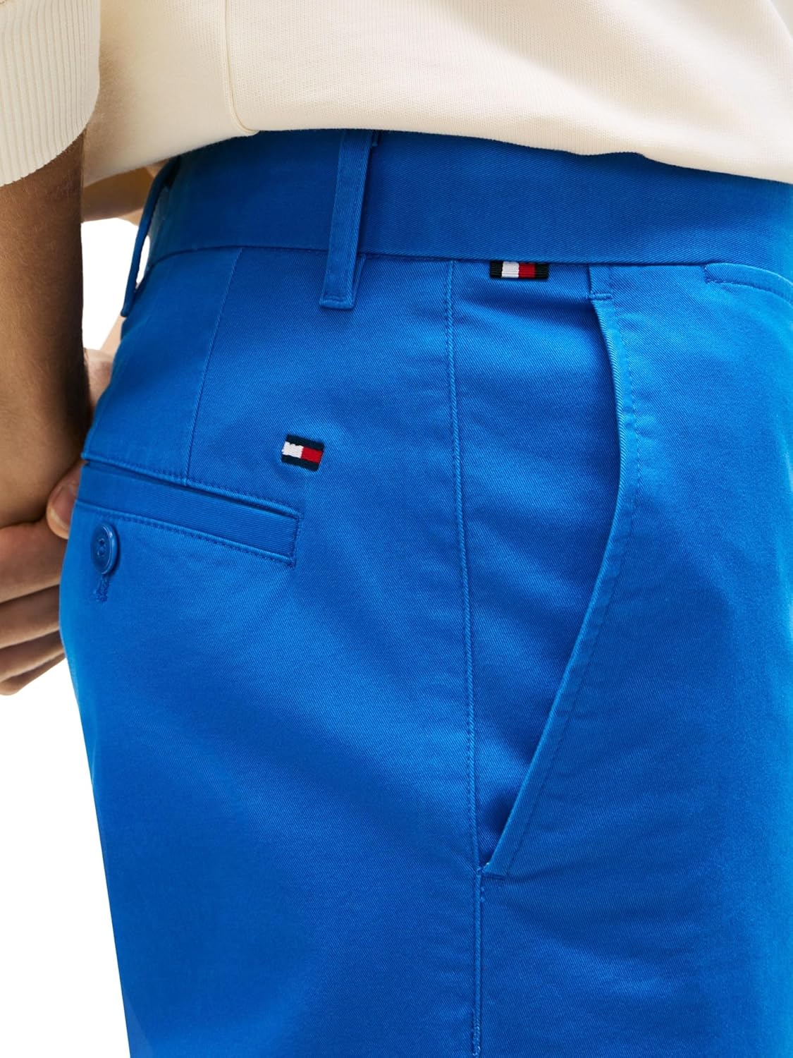 Detalle de Tommy Hilfiger Altri Pantaloncini Uomo: chinos leggeri con comfort quotidiano