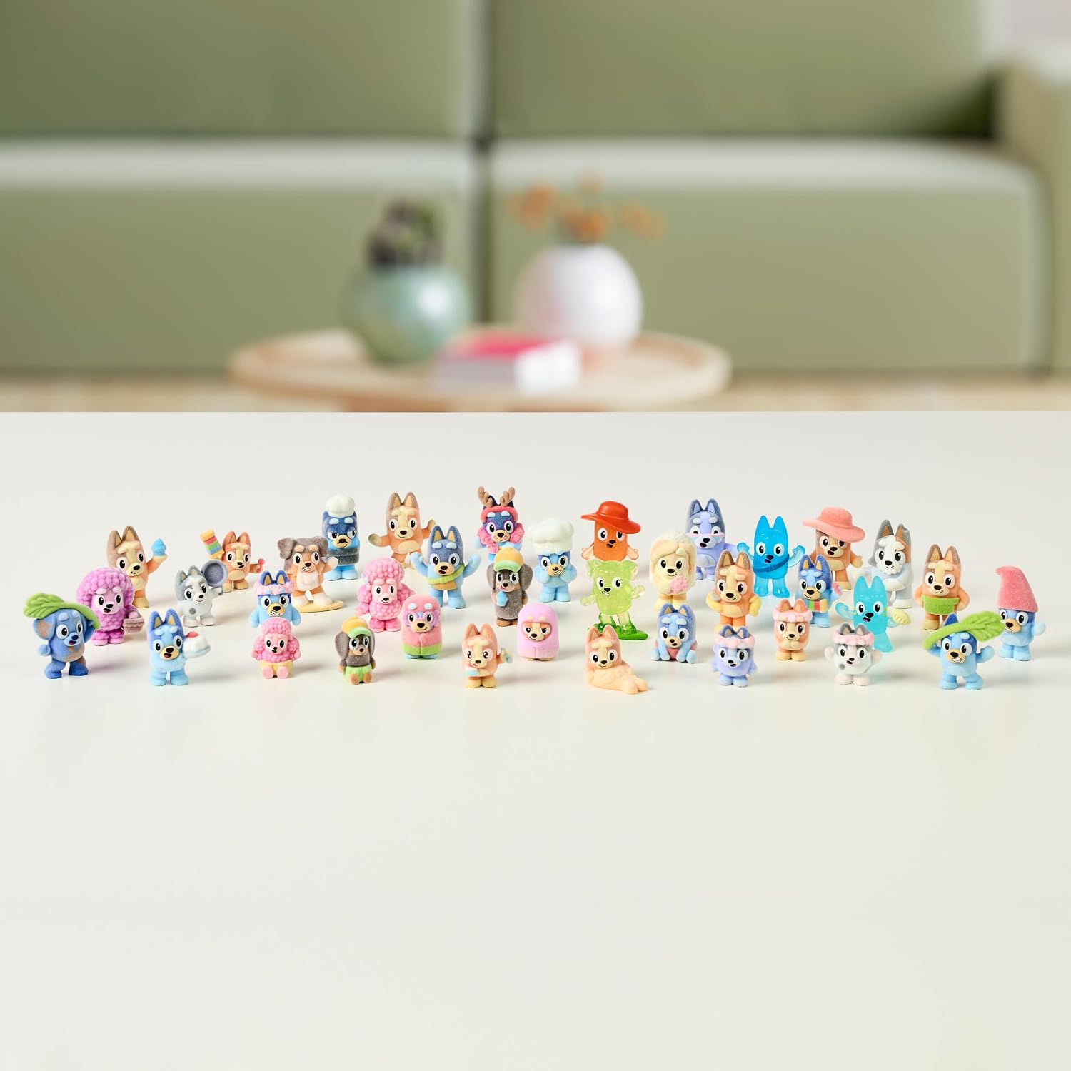 Detalle 2 de Bluey Fuzzies Deluxe Figure Pack 6 mini-figures