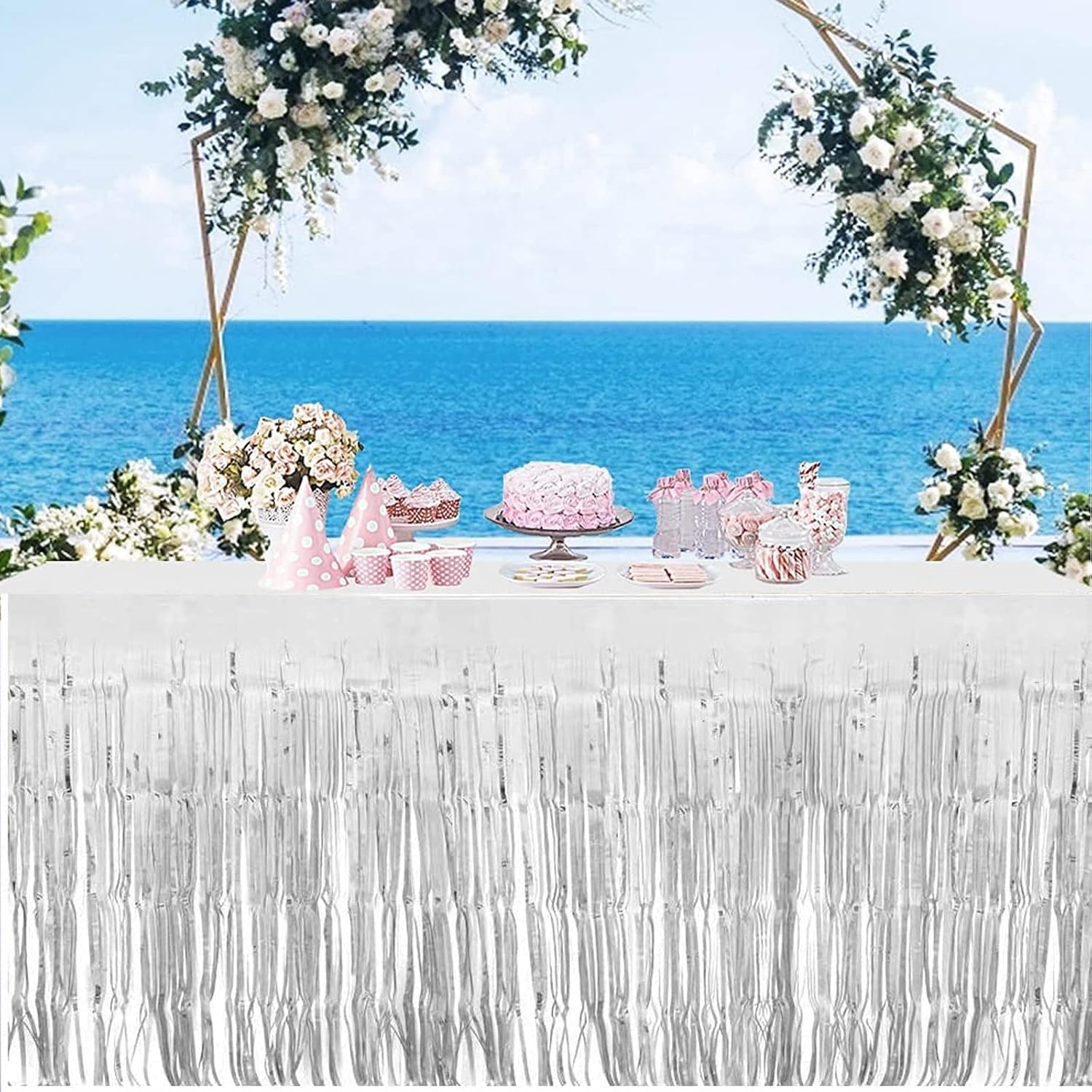 Detalle de Metallic foil fringe table skirts, 29 x 108 inches