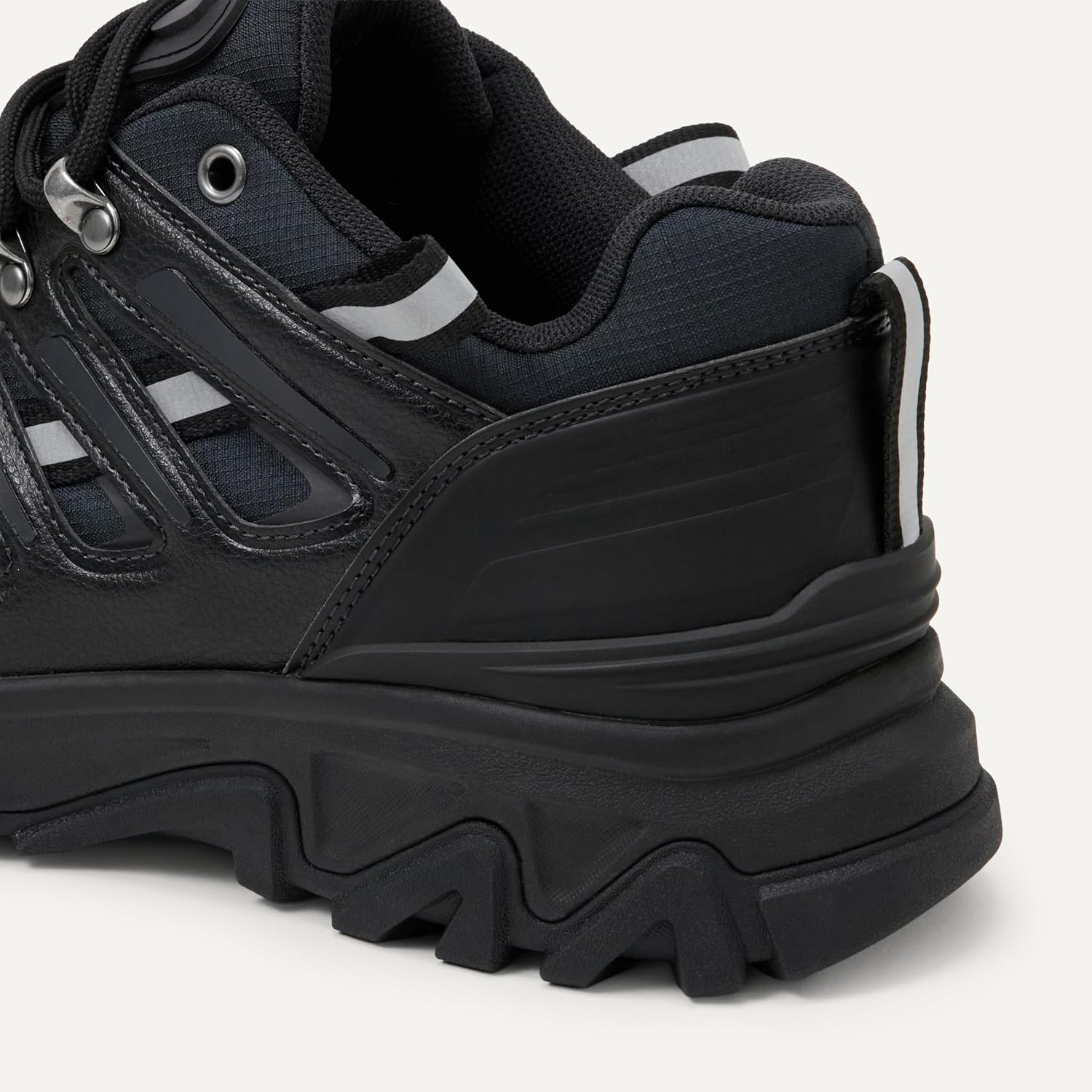 Detalle de Amazon Essentials Men's Waterproof Hiking Shoes: practical everyday rugged footwear