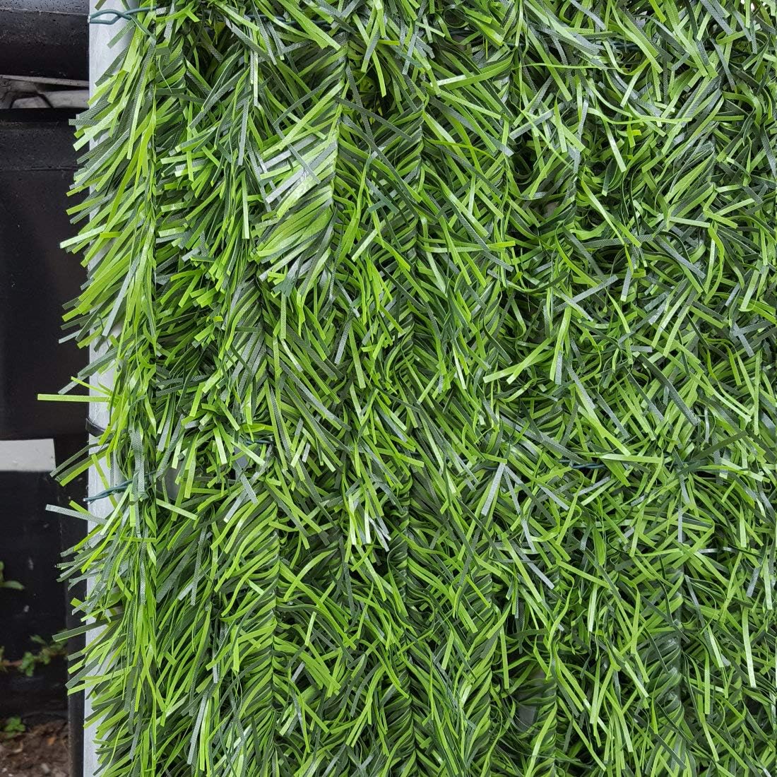 Detalle 2 de True Products S1010D – sztuczny żywopłot iglasty 1 × 3 m, zielony