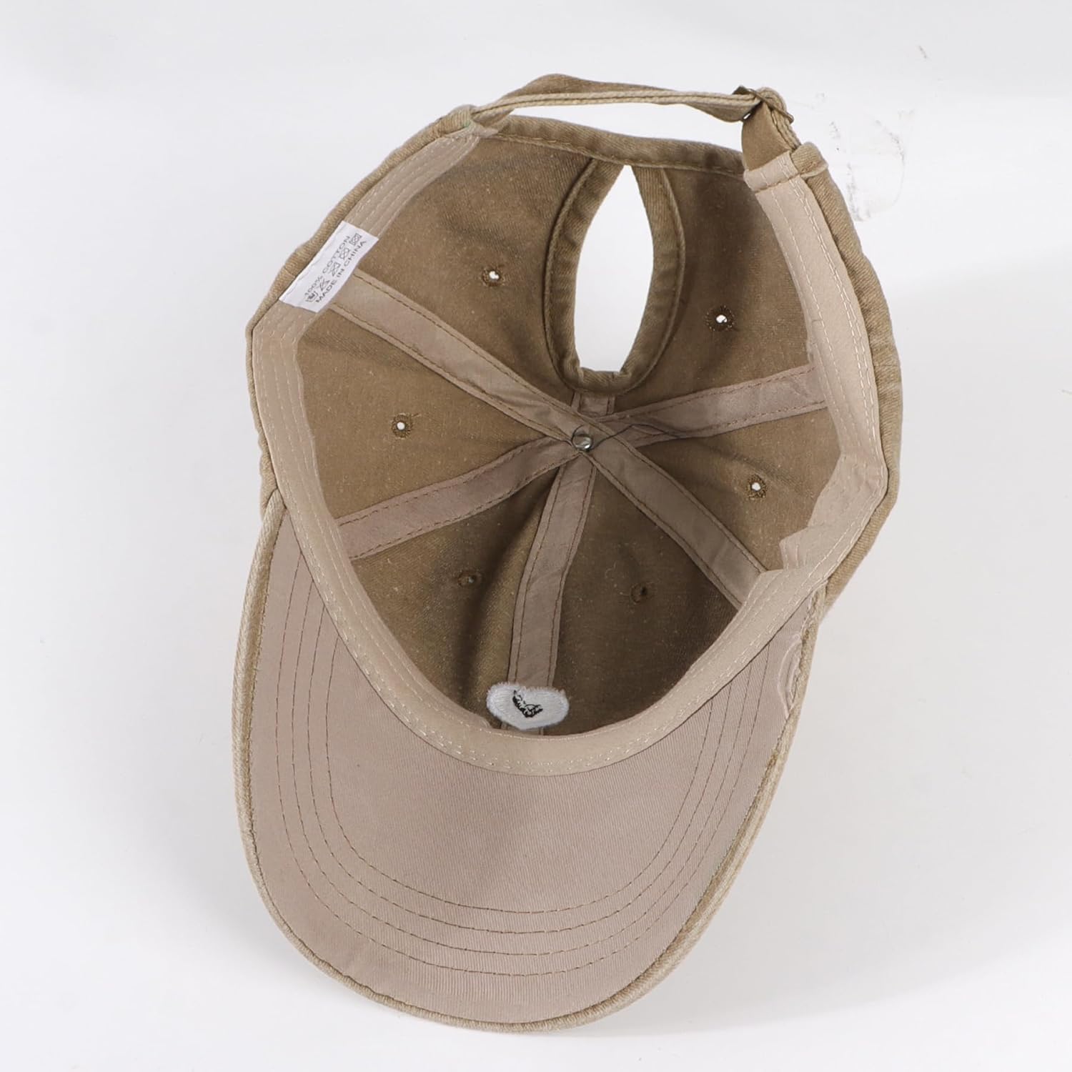 Detalle de NOEMIN ponytail baseball cap for high hair