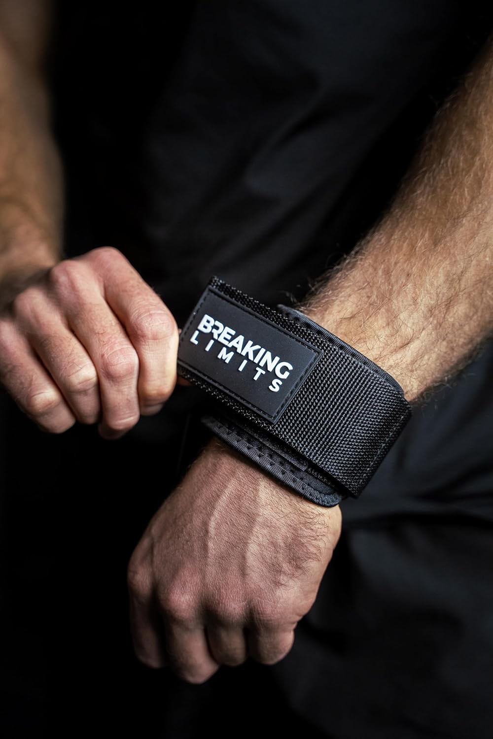 Detalle de BREAKING LIMITS Polsiera con Gancio Palestra – Polsini da Tirata, Cavigliere Palestra, Anelli a Triangolo