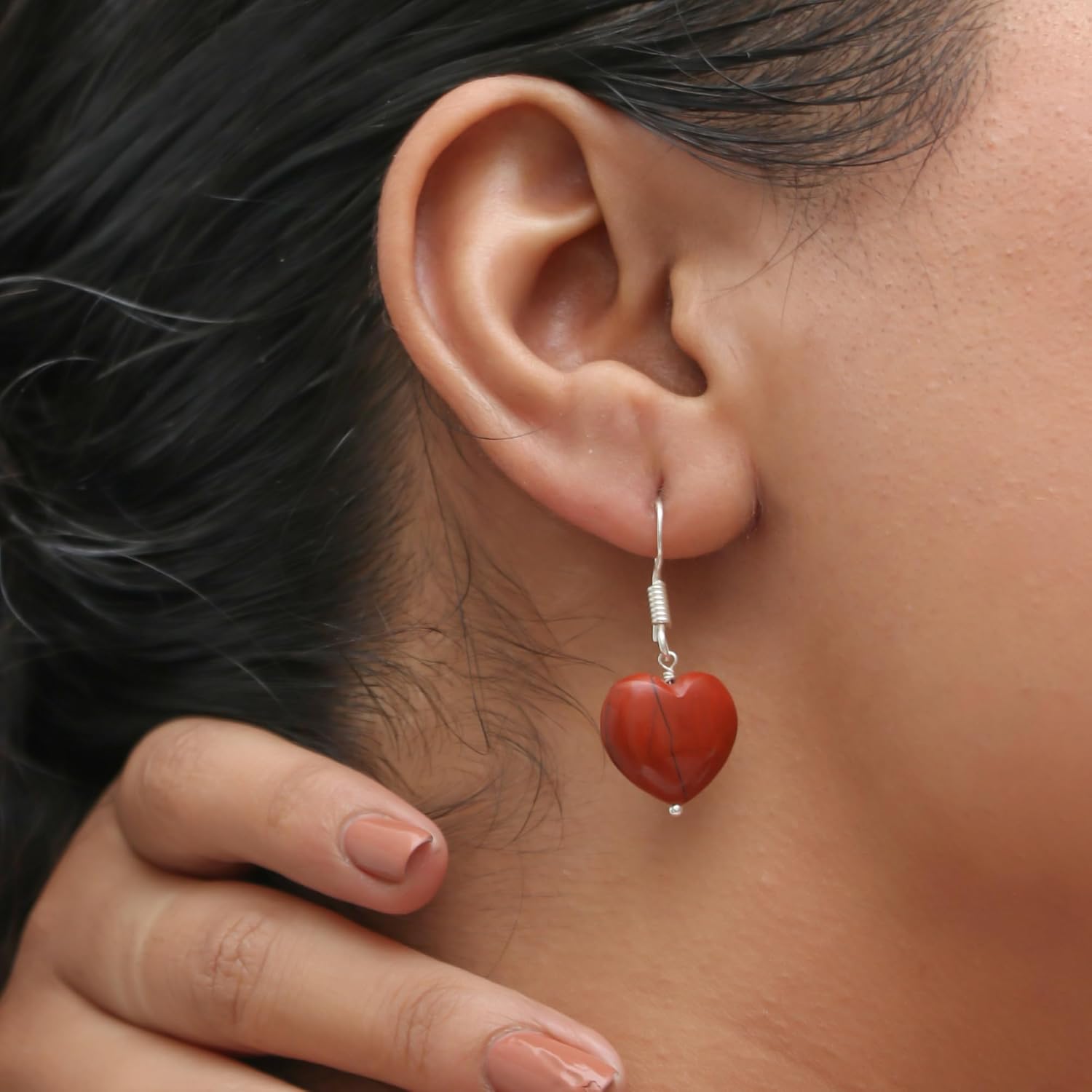 Detalle de Gempires Natural Howlite Heart Drop Earrings – Silver Plated, 15 mm Heart Gemstones