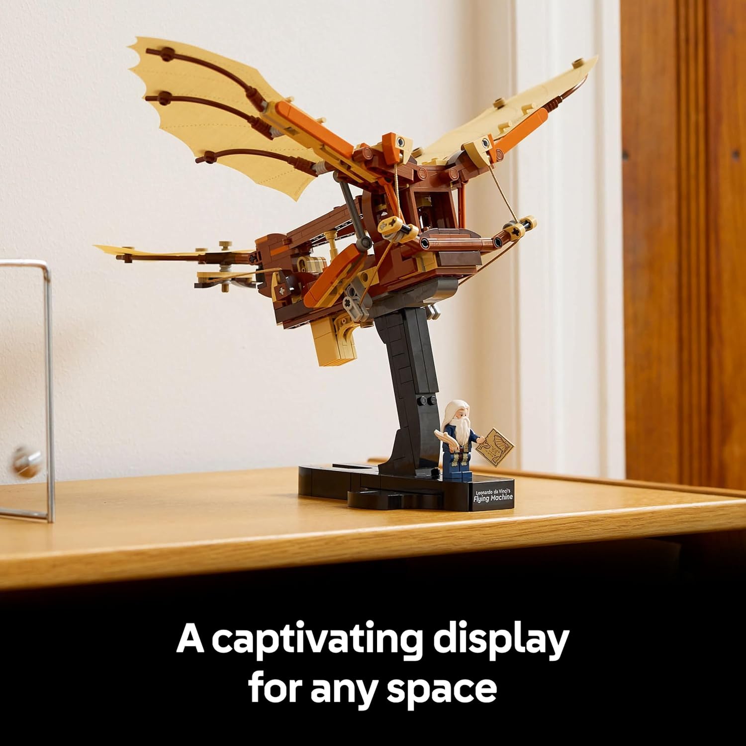 Detalle de LEGO Icons Leonardo da Vinci’s Flying Machine 10363 – A thoughtful display kit for history lovers
