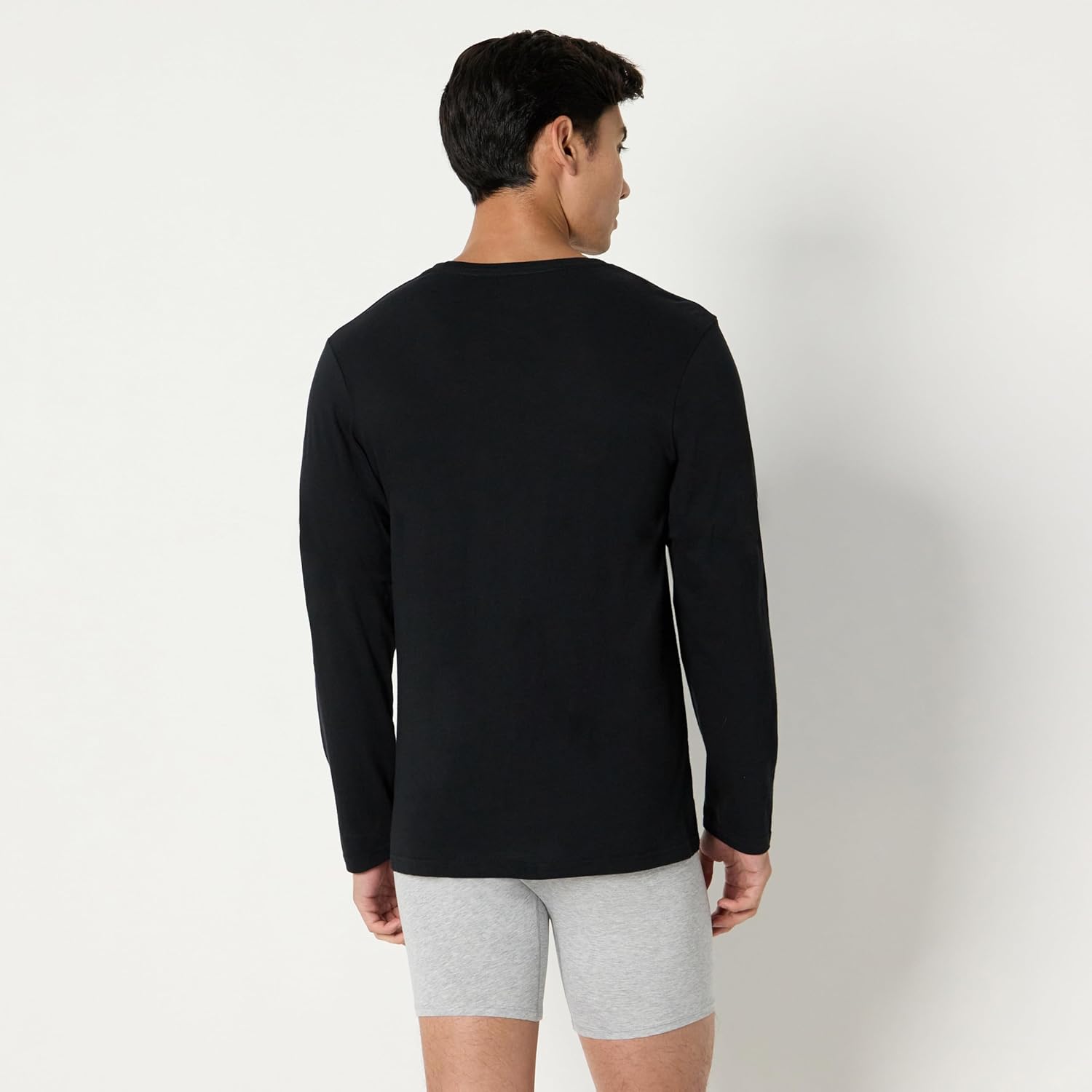 Thumbnail 1 de Amazon Essentials Herren Unterhemden aus Baumwolle im Slim-Fit mit Rundhalsausschnitt, 6er-Pack