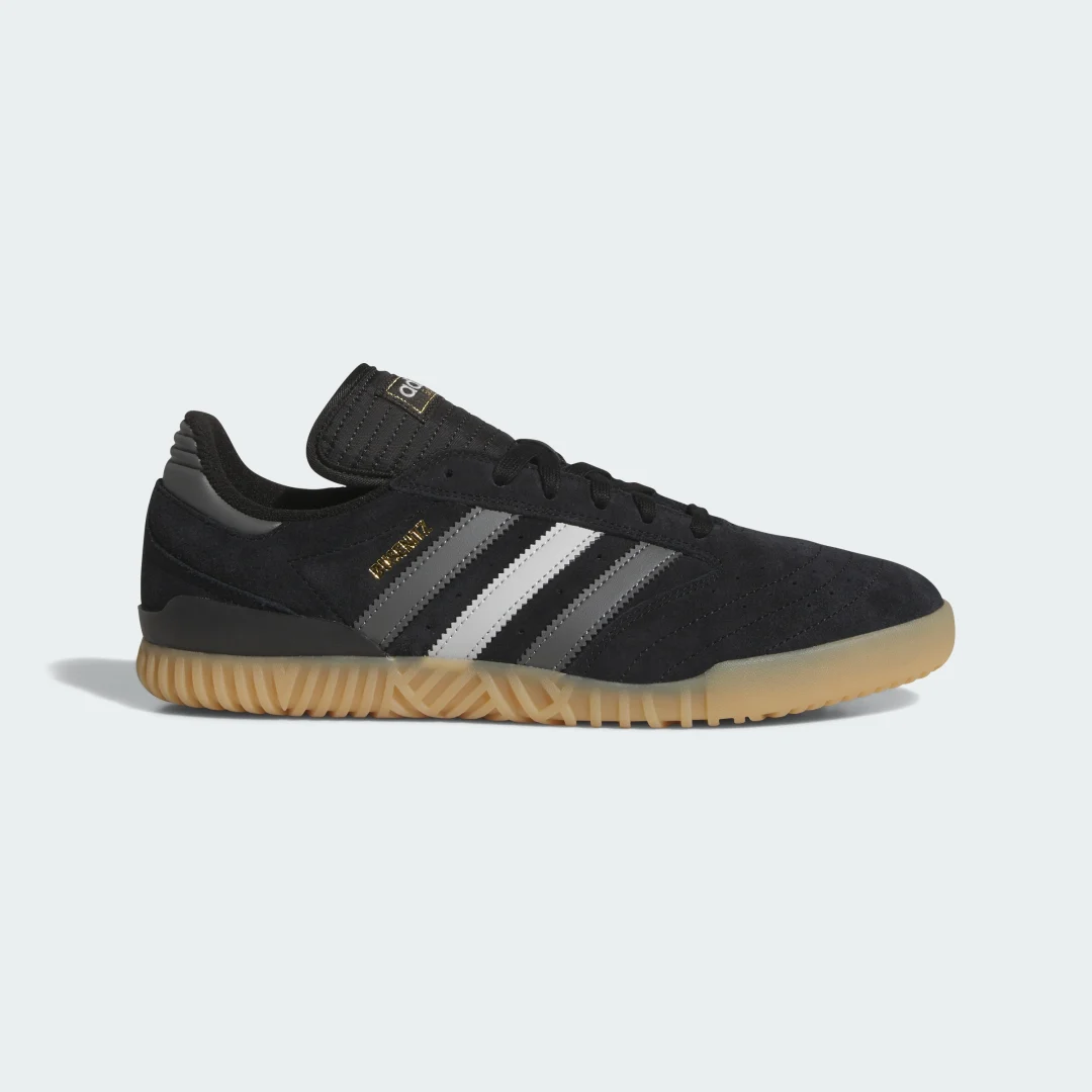 Detalle de Zapatilla BUSENITZ INDOOR SUPER de Adidas: versatilidad para uso en interiores