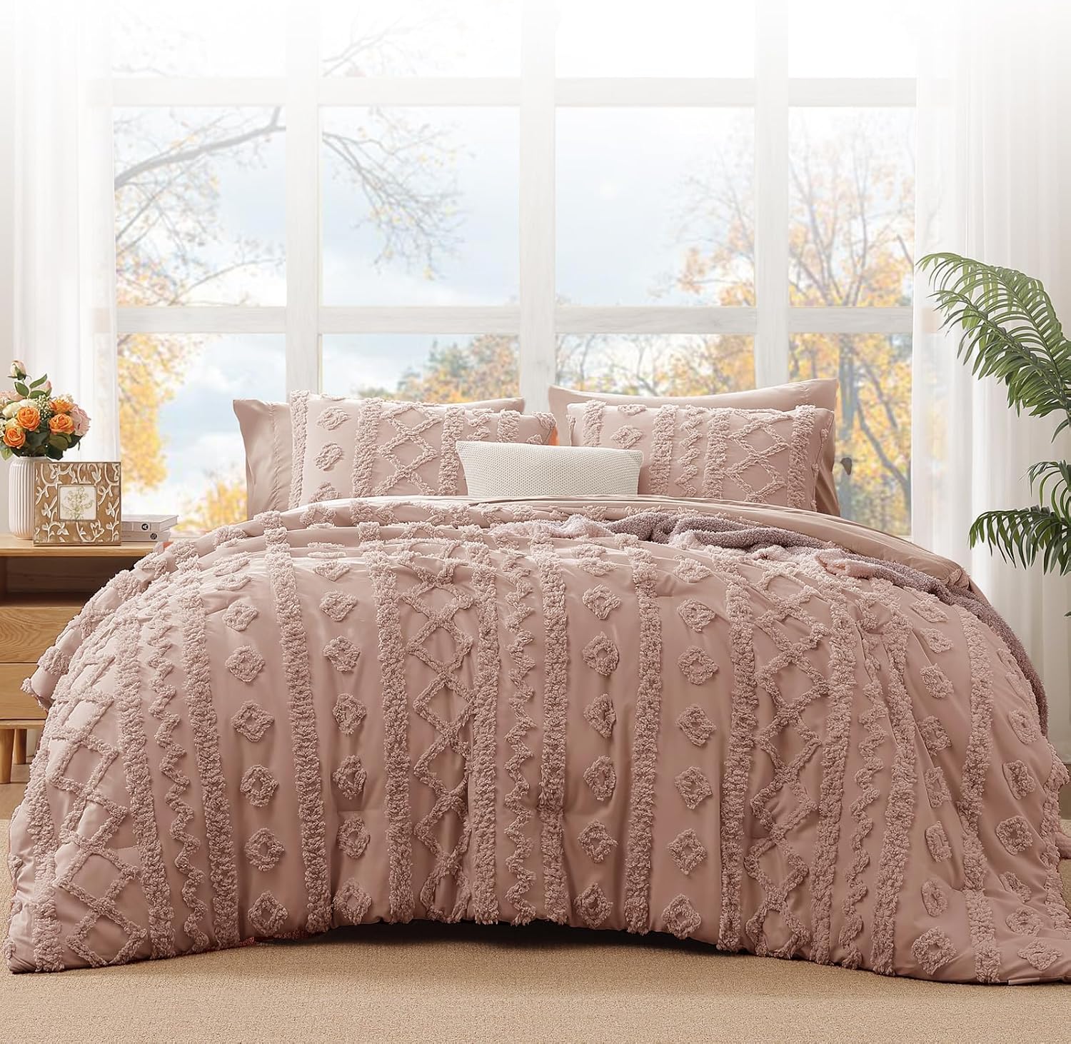 Detalle 2 de WRENSONGE Tuft Queen Comforter Set, 7-Piece Rusty Pink Tufted Bedding
