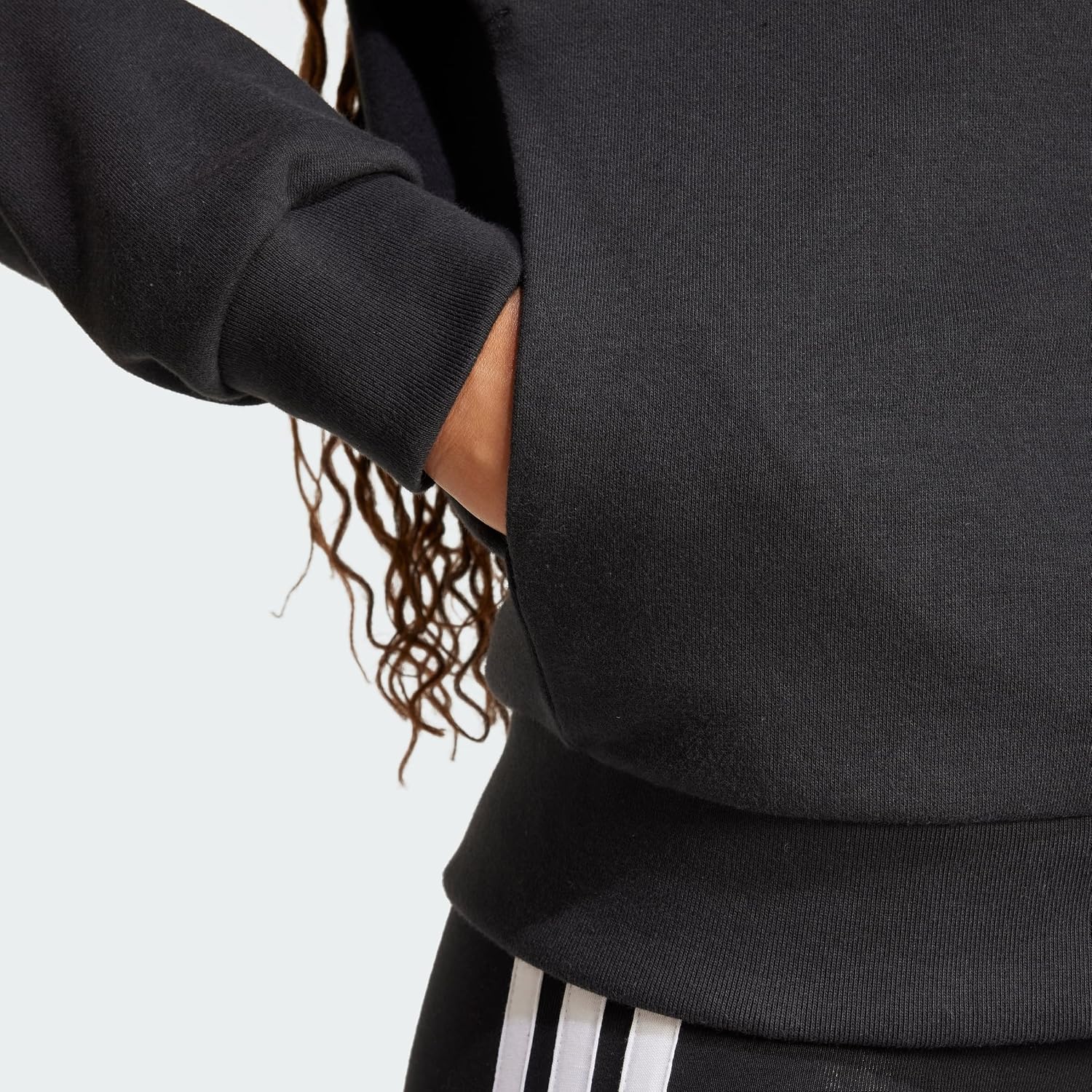Detalle de adidas Essentials Linear bluza z kapturem French Terry na zamek błyskawiczny