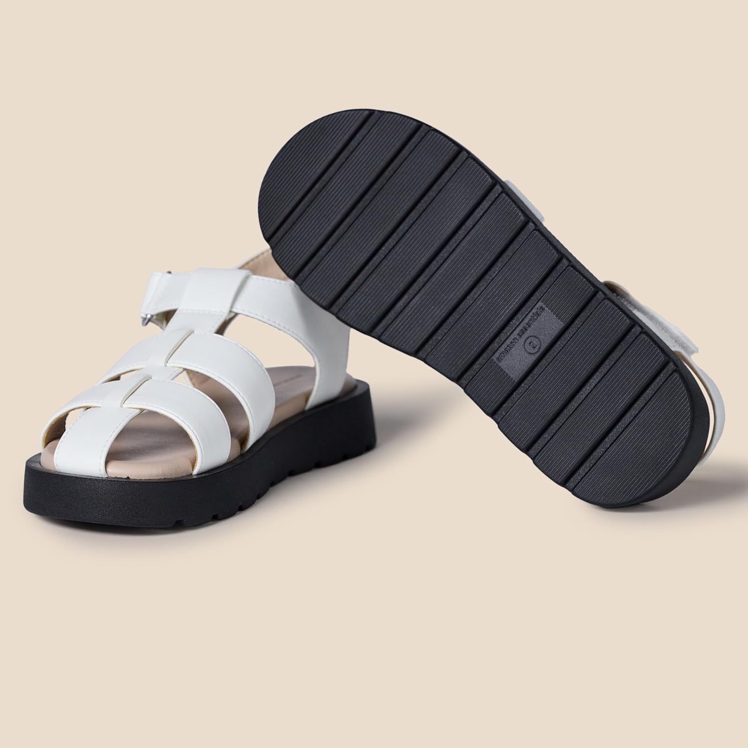 Detalle de Amazon Essentials Girls' Closed Toe Fisherman Sandals