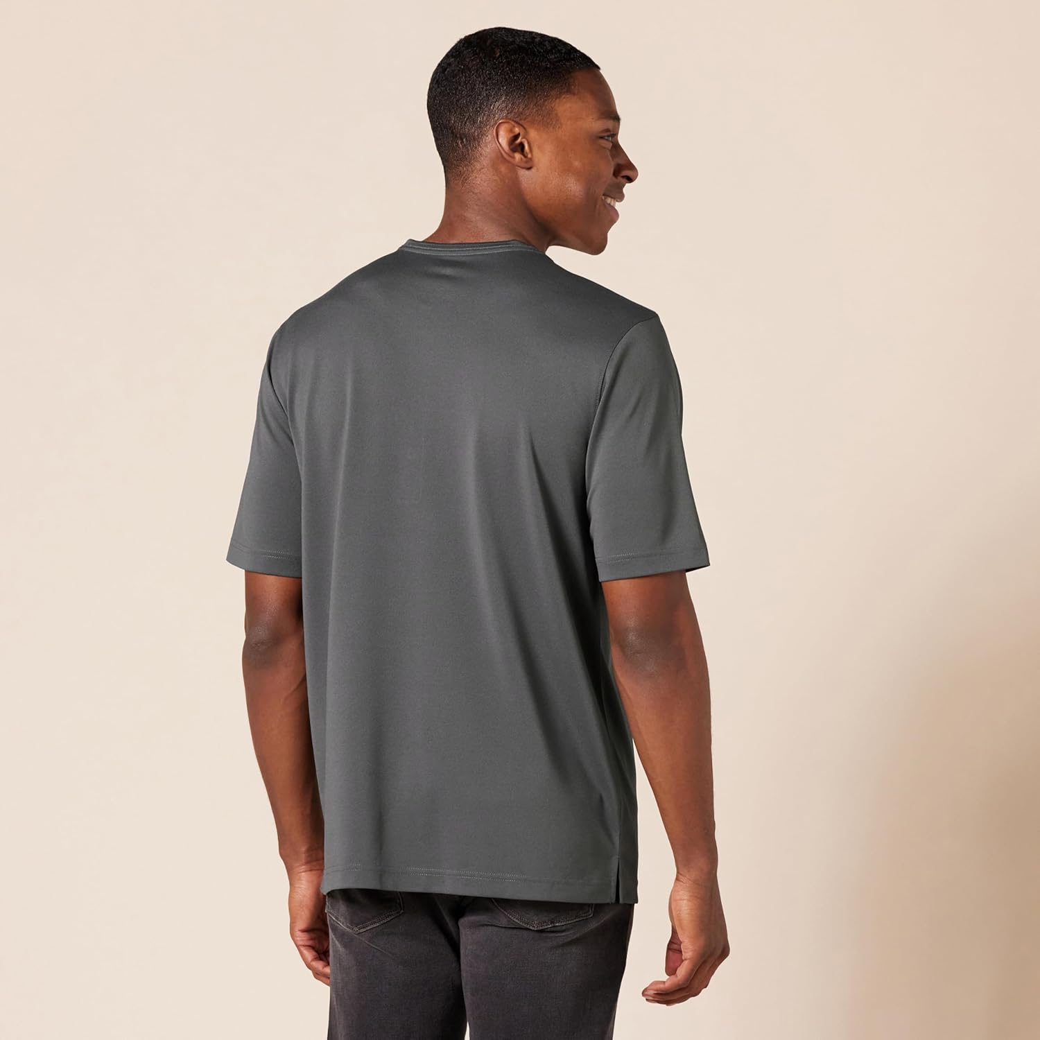 Thumbnail 1 de Amazon Essentials Men’s Regular-Fit Quick-Dry Jersey Henley T-Shirt