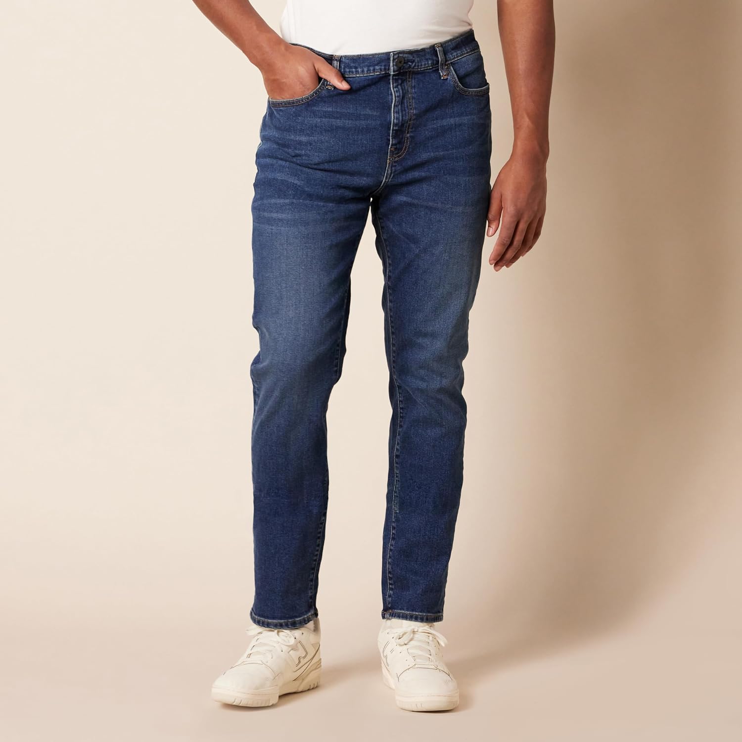 Detalle de Amazon Essentials Men's Comfort Stretch Slim-Fit Jeans (Discontinued Colours)