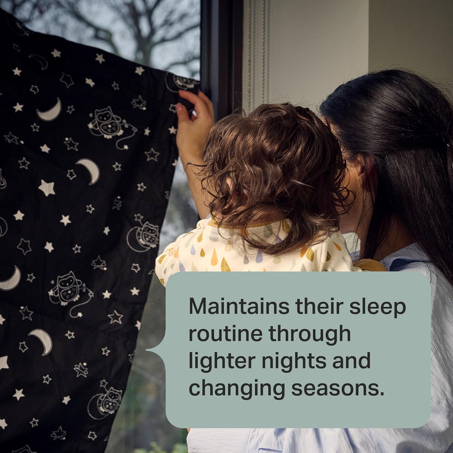 Detalle de Tommee Tippee Sleeptight Portable Blackout Blind with Suction Cups (130 x 198cm)