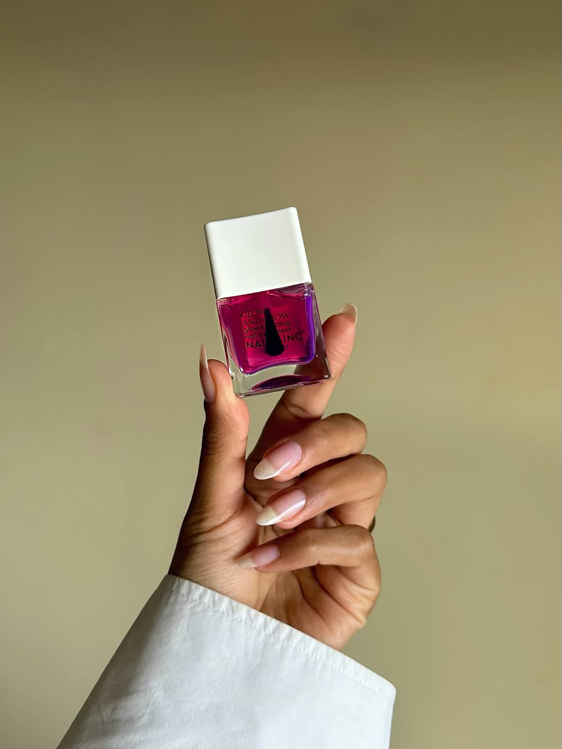 Thumbnail 1 de Nails.INC Glow and Grow Glow-Boosting Nail Growth Treatment (14ml) – Clear