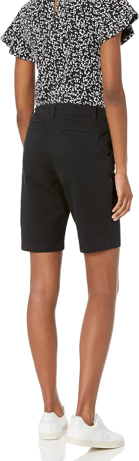 Detalle 2 de Amazon Essentials Women's Mid-Rise Slim-Fit 10" Bermuda Shorts