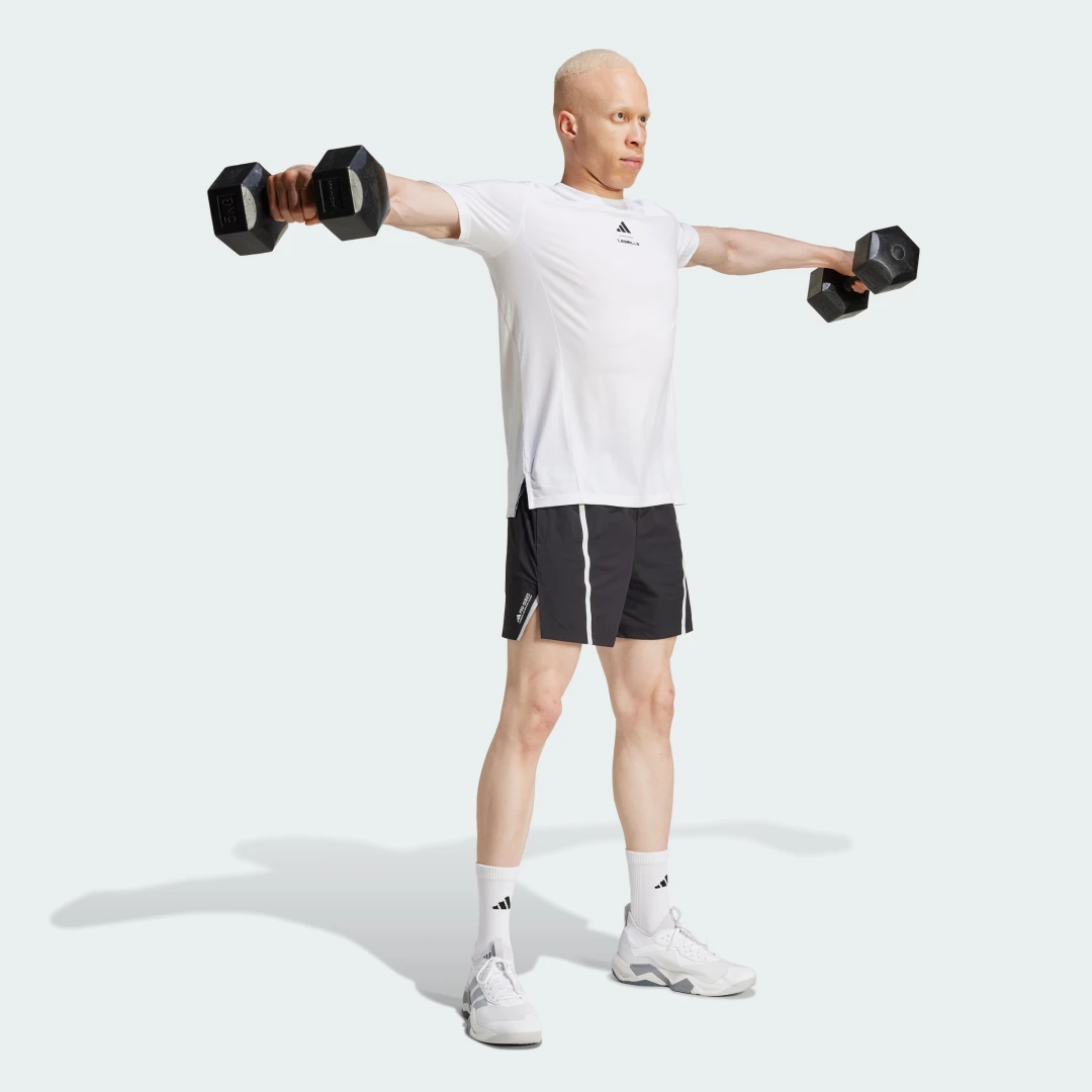 Detalle de Camiseta estampada Les Mills de Adidas – color Blanco