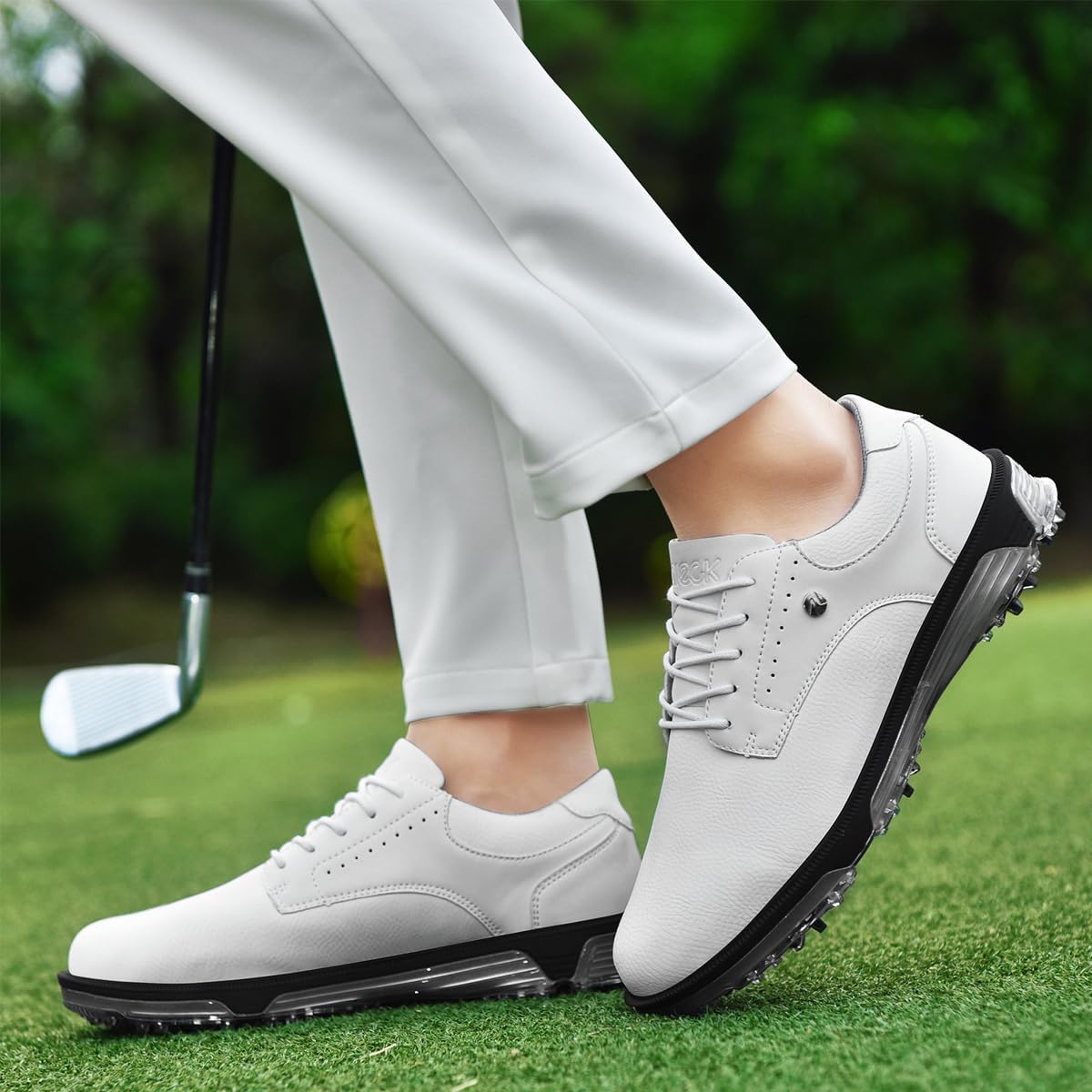 Detalle de ULTIANT Mens Golf Shoes Traditions Spikeless: Comfort, Style, and Durability on the Green