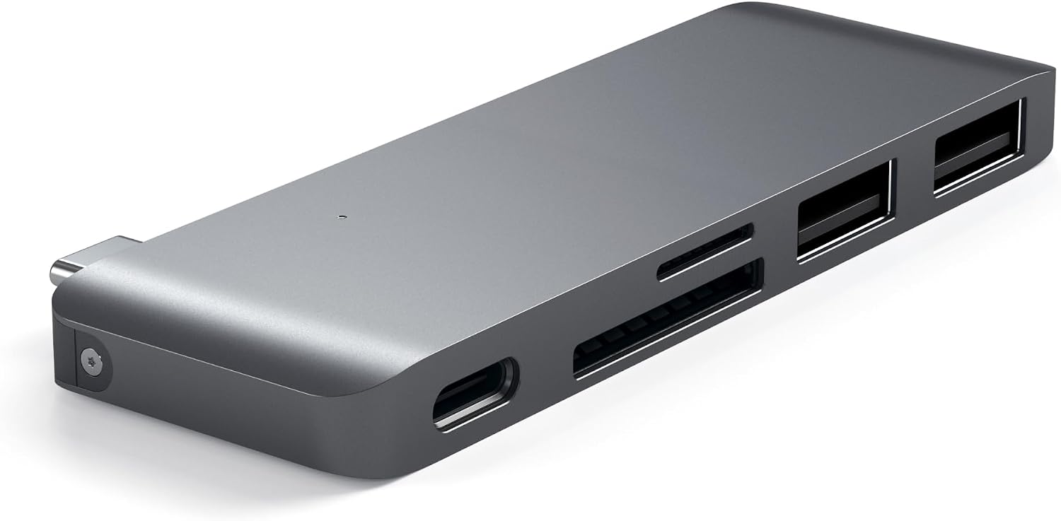 Detalle de SATECHI 5-in-1 USB-C Kombi Hub (Aluminium, Space Grau) mit 2× USB-A 3.0, Micro-/SD und Ladeanschluss