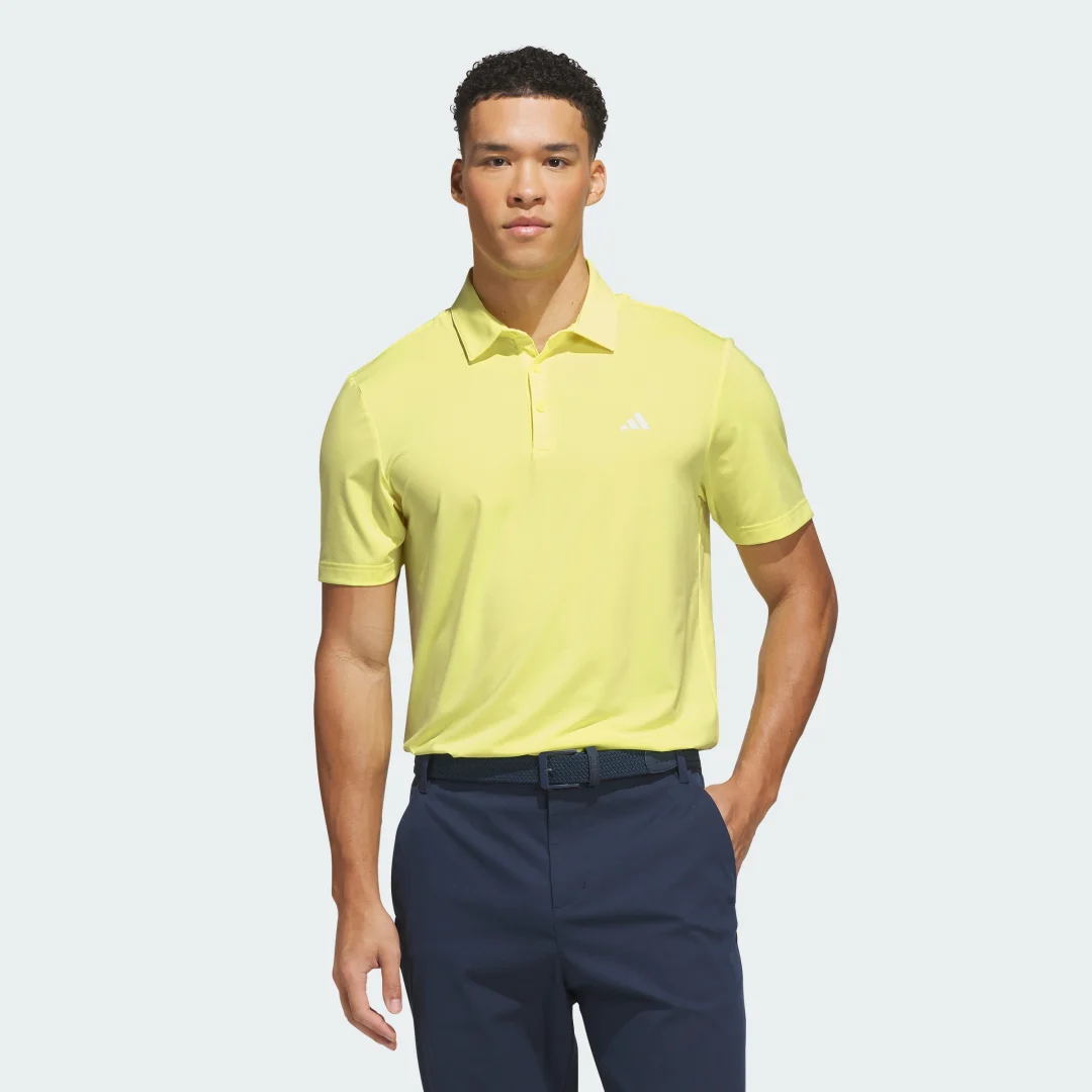 Detalle de Polo Ultimate365 de Adidas en Amarillo – color sólido para uso diario