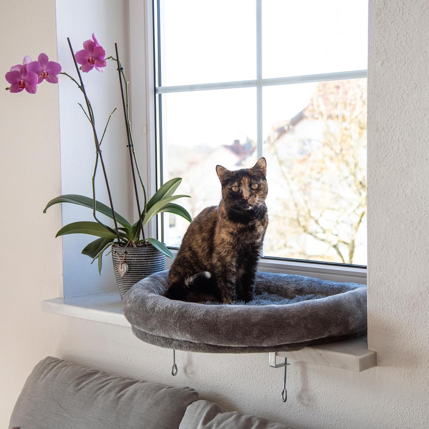 Detalle 2 de Kerbl Pet Window Lounger Cat Bed, 55 x 35 x 10 cm, with Removable Cover