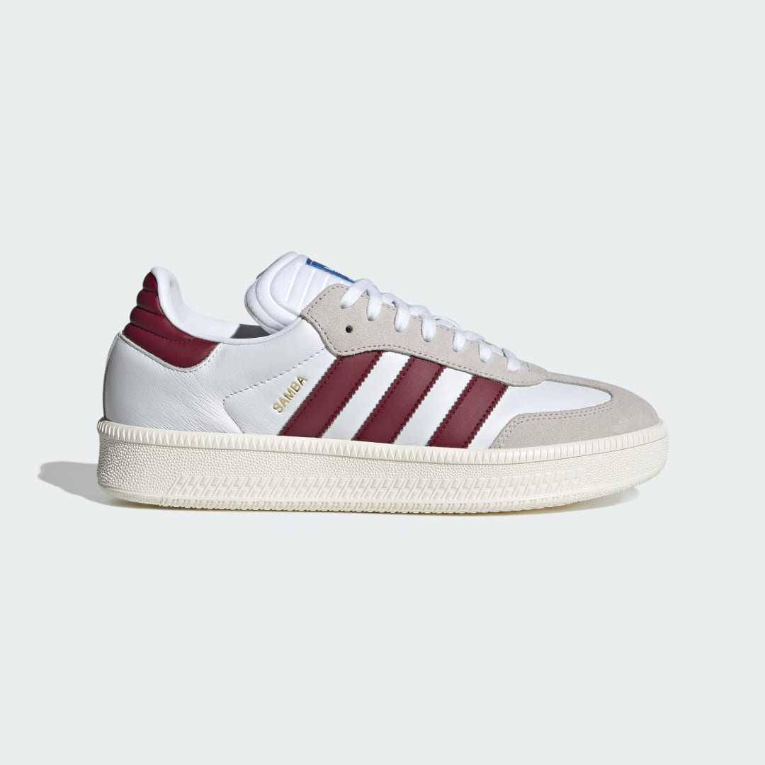 Detalle de Zapatilla Samba XLG de Adidas: estilo clásico y comodidad para el día a día