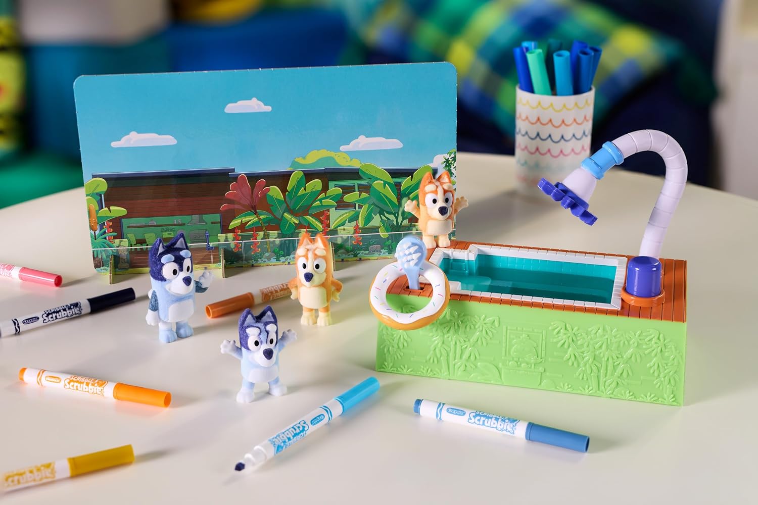 Detalle de CRAYOLA Washimals Bluey – Coffret d’activités avec piscine et 5 chiots