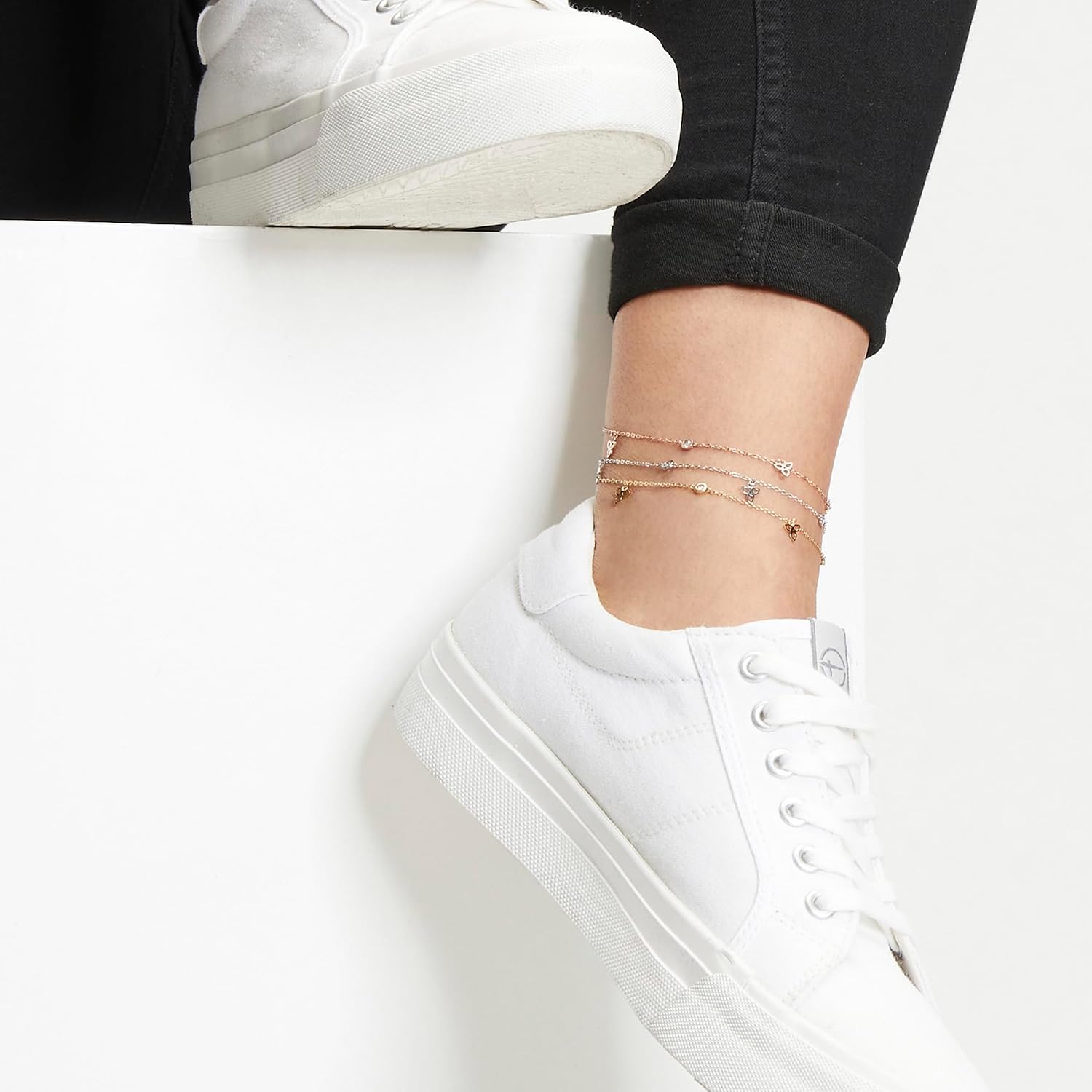 Detalle de Tamaris Fußkettchen für Damen – Edelstahl IP Gold, verstellbar, Blüten & Zirkonia