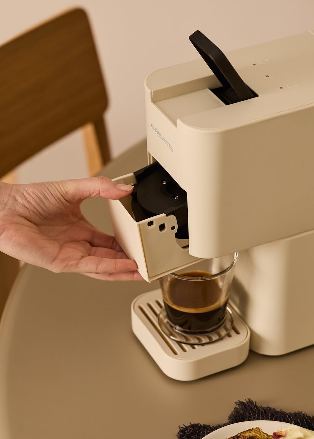 Detalle 1 de CREATE THERA STUDIO Cafetera multicápsula 1450 W