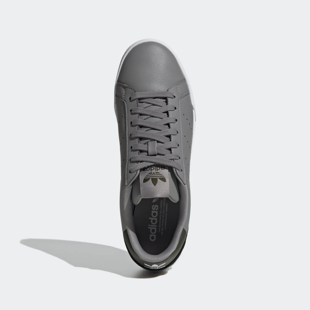 Detalle 2 de Adidas Zapatilla Court Tourino – estilo y comodidad en gris