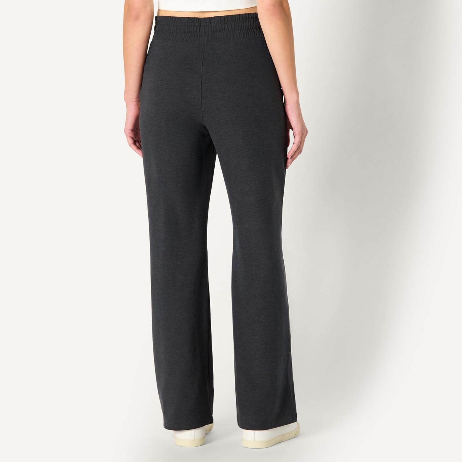 Thumbnail 3 de Amazon Essentials Women’s Relaxed Fit Athletic Soft Performance Lightweight Stretch Tracksuit Bottoms