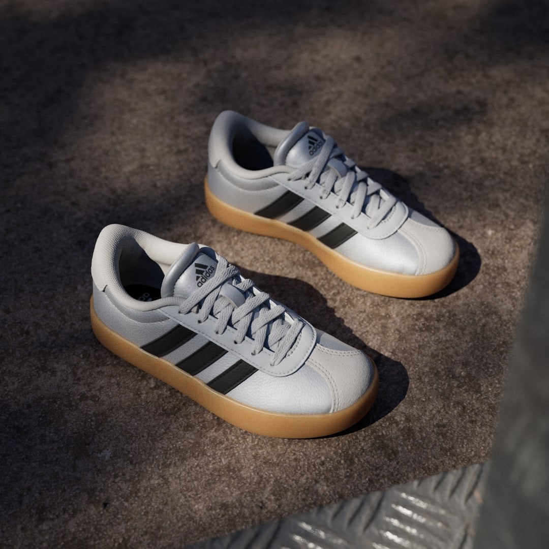 Detalle 2 de Zapatilla VL Court 3.0 de Adidas: comodidad y estilo en una mítica silueta