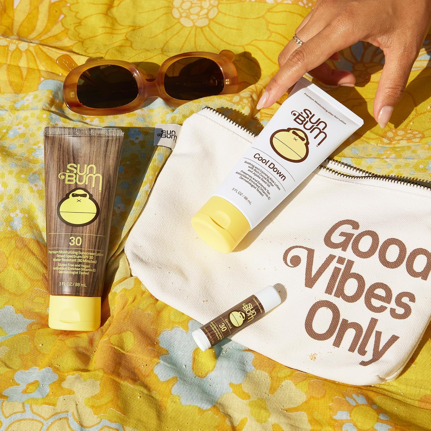 Thumbnail 2 de Sun Bum The Getaway SPF 30 Sunscreen Kit with Lip Balm and After-Sun Lotion