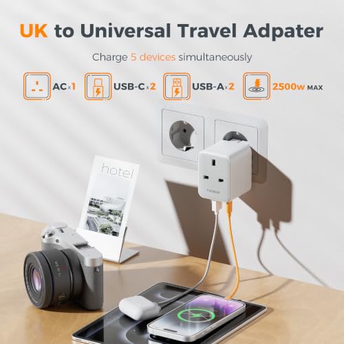 Detalle de TESSAN Universal Travel Adapter with 2 USB C and 2 USB A Ports