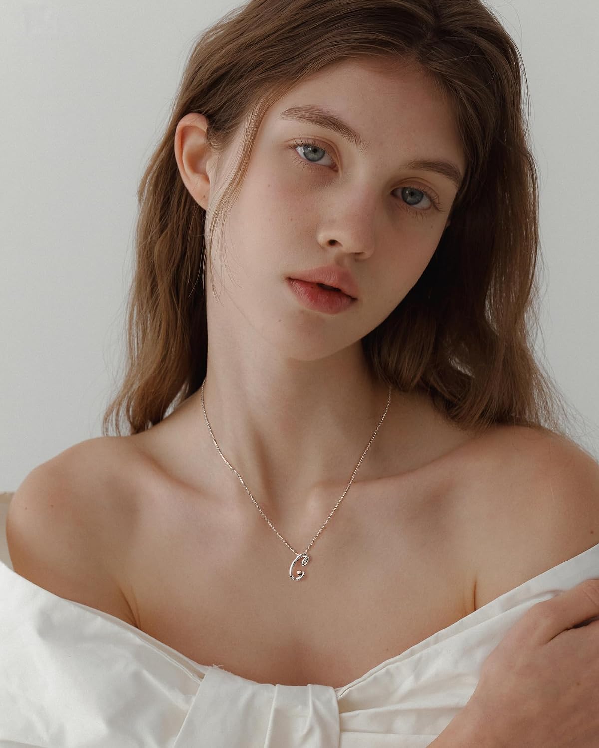 Detalle 2 de Mesovor Collier avec initiale en argent et cœur en or rose pour femme (pendentif lettre) — chaîne d’environ 50 cm