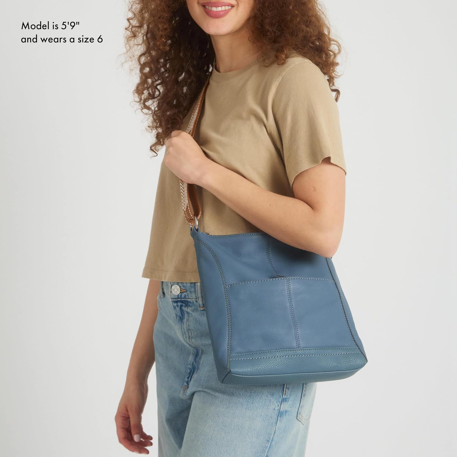Detalle 2 de The Sak Lucia Leather Crossbody Bag, Adjustable Strap, Medium Maritime