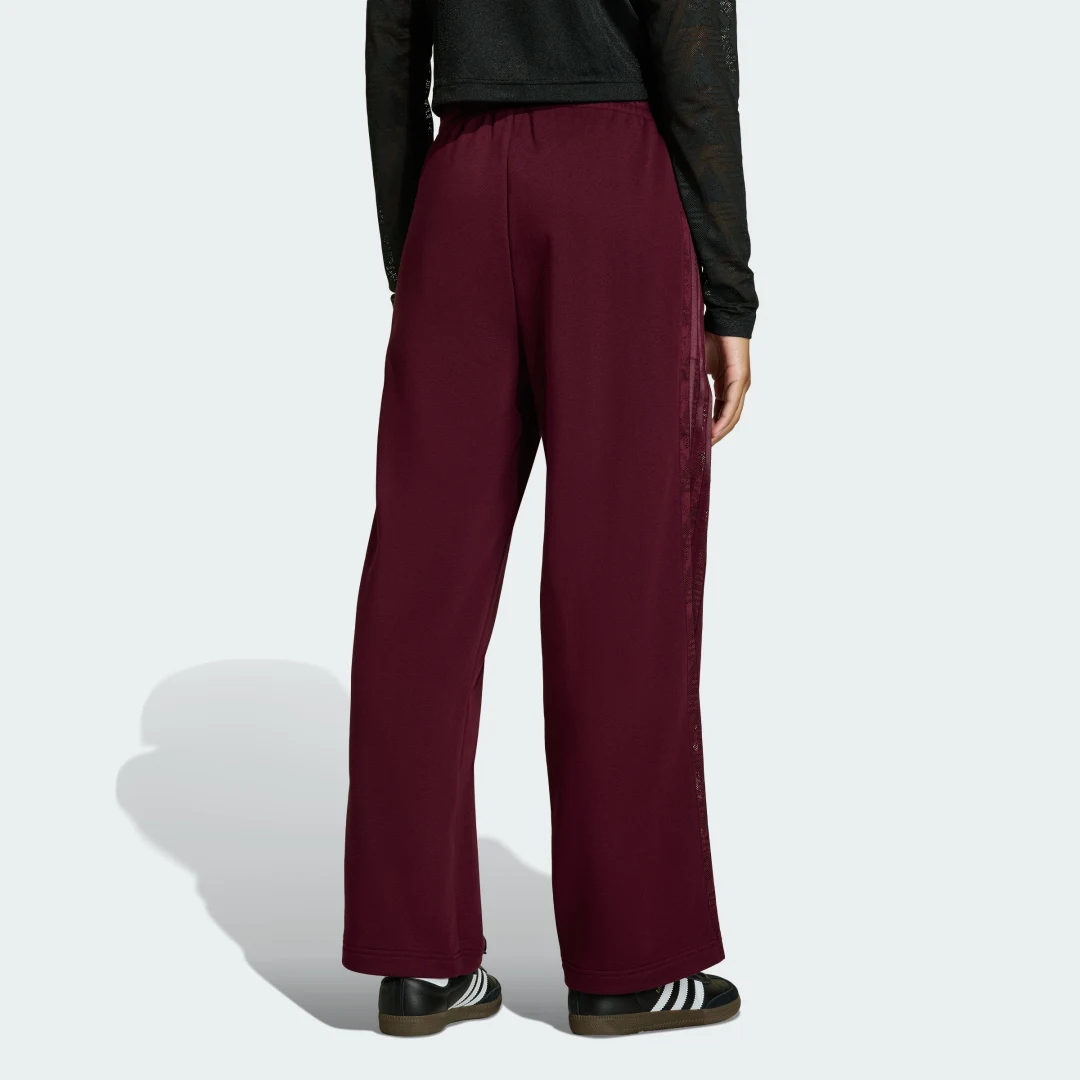 Detalle 2 de Pantalón holgado Lace de Adidas – Burgundy