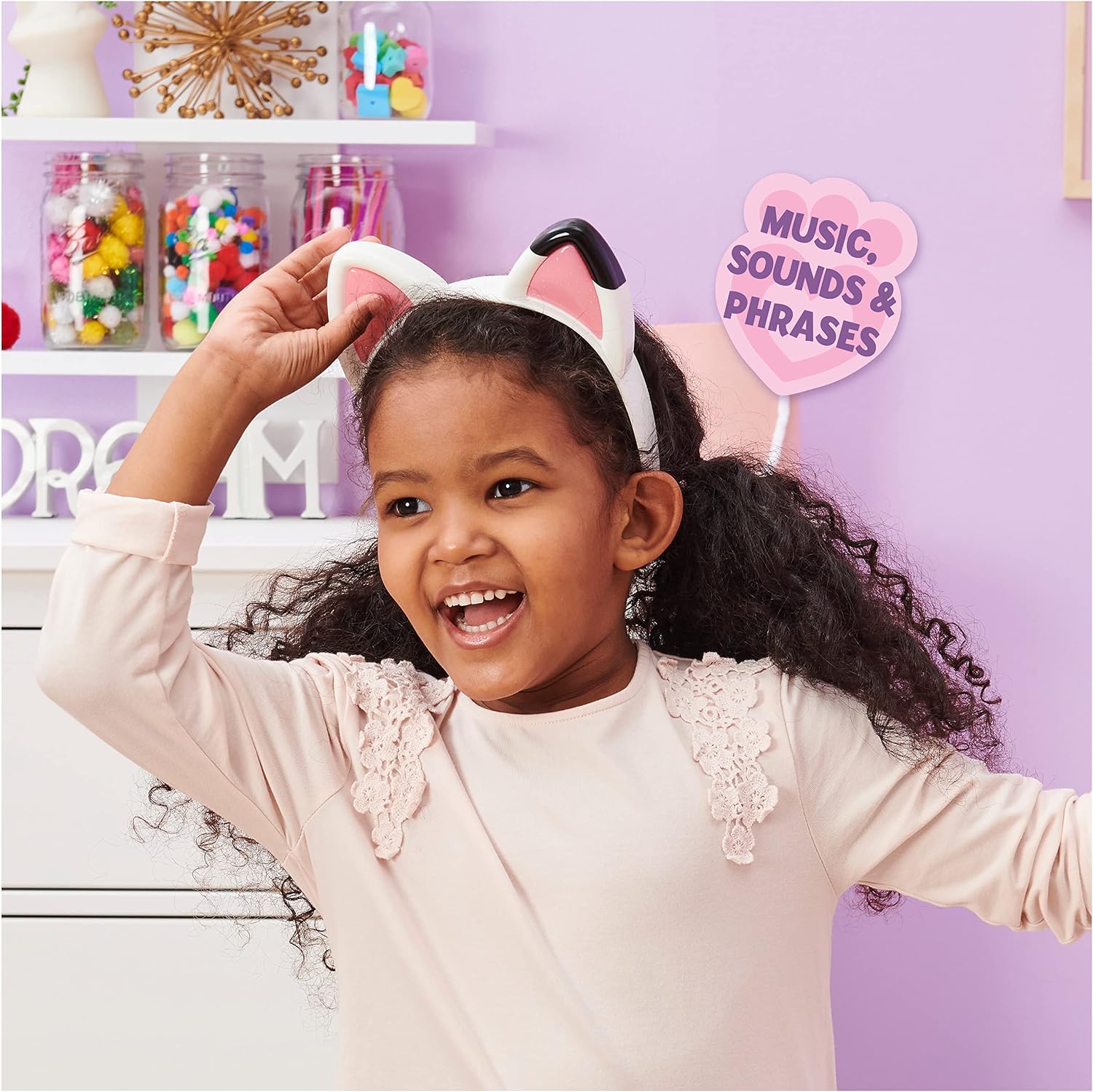 Detalle 2 de DREAMWORKS GABBY'S DOLLHOUSE 6060413 – muzyczne uszy Gabby z dźwiękami i światłami